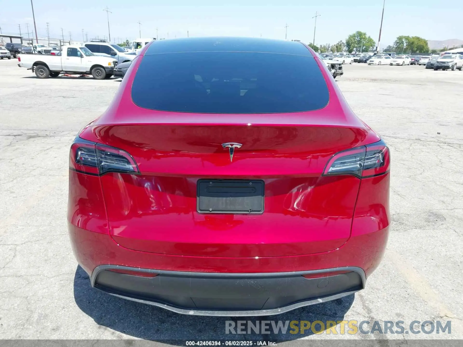 16 Photograph of a damaged car 7SAYGDED2RF194114 TESLA MODEL Y 2024