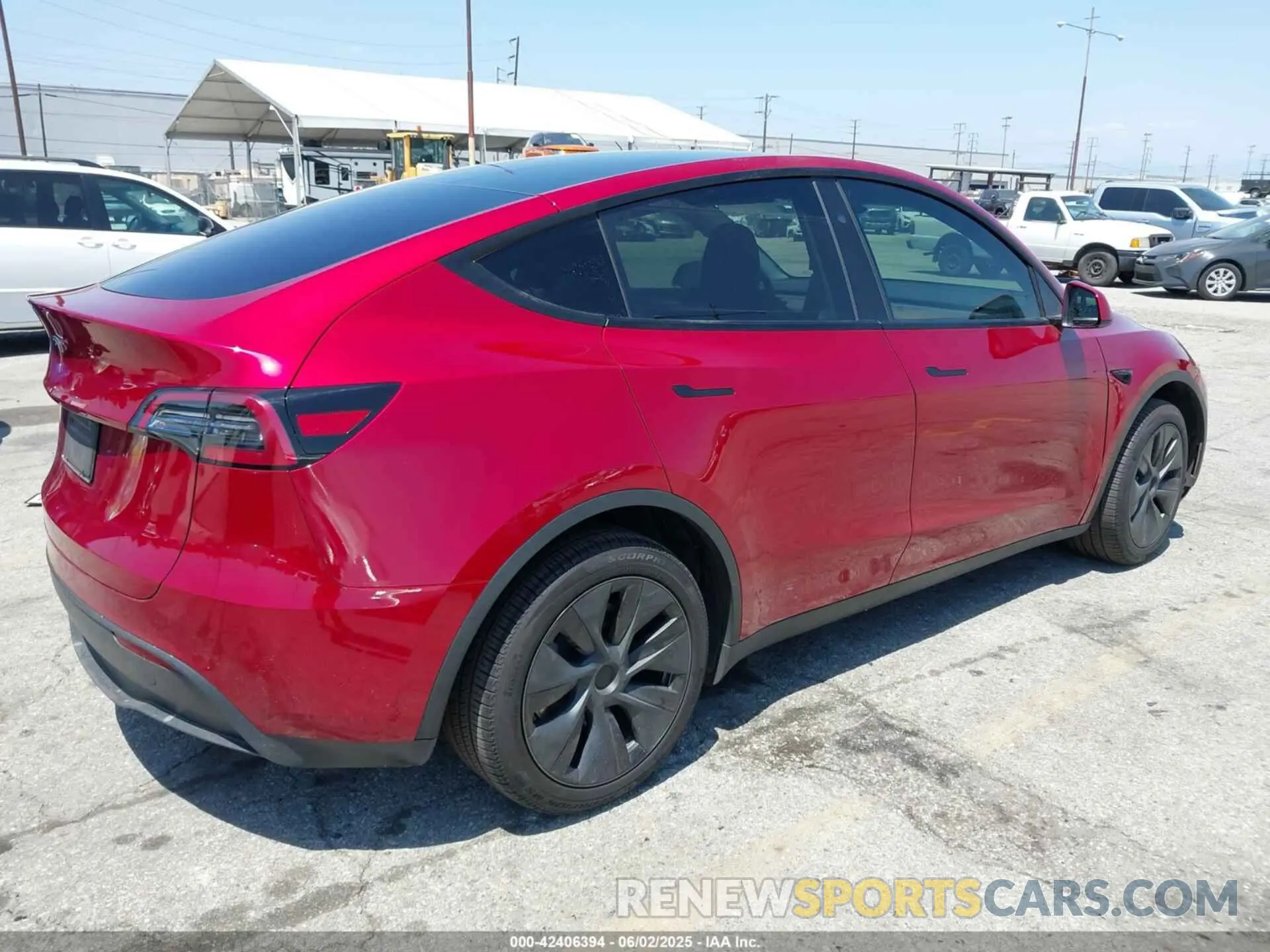 4 Photograph of a damaged car 7SAYGDED2RF194114 TESLA MODEL Y 2024