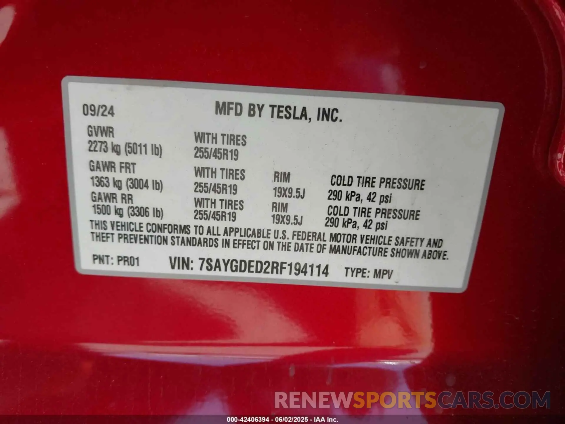 9 Photograph of a damaged car 7SAYGDED2RF194114 TESLA MODEL Y 2024
