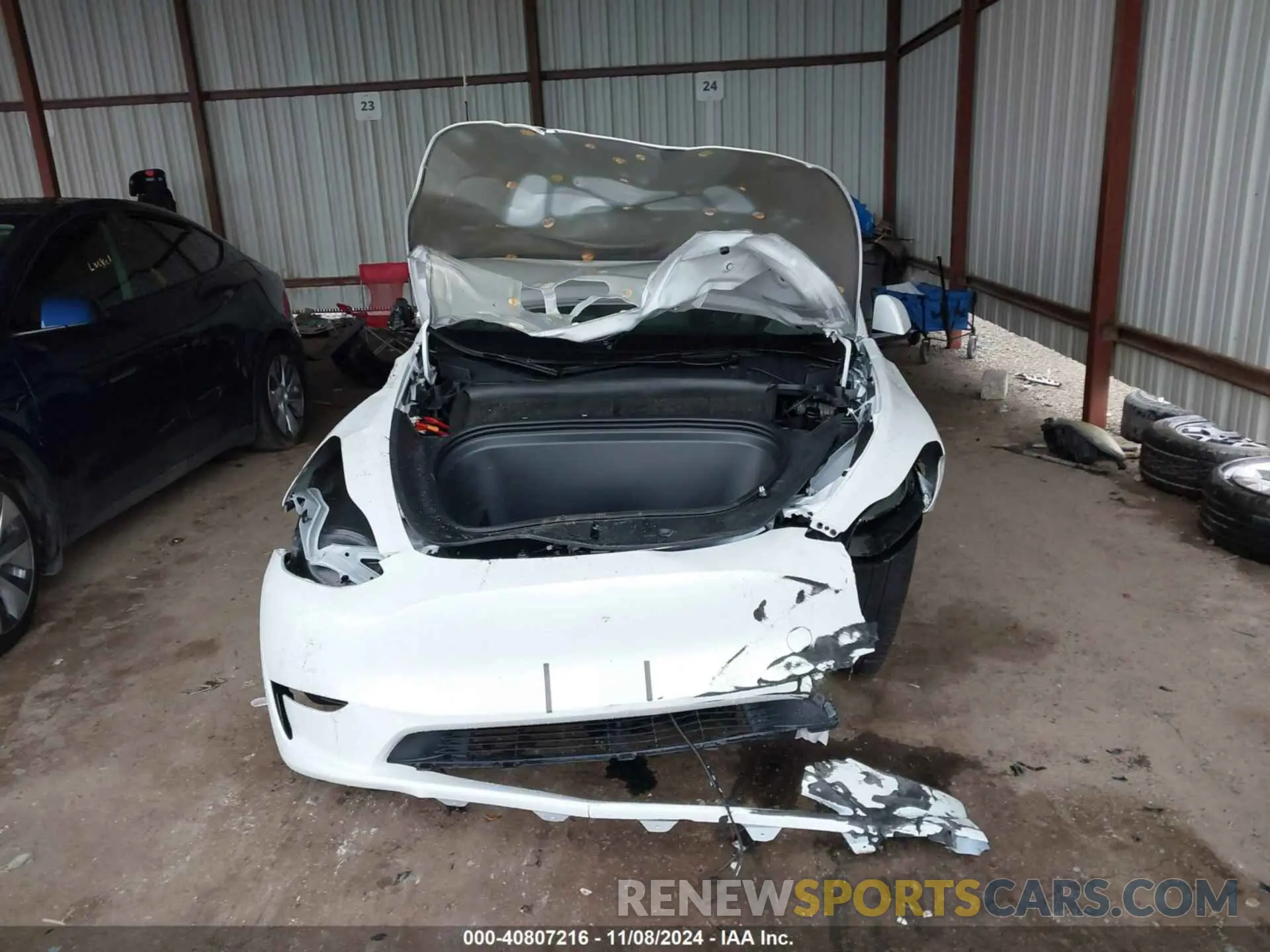 11 Photograph of a damaged car 7SAYGDED3RA295031 TESLA MODEL Y 2024