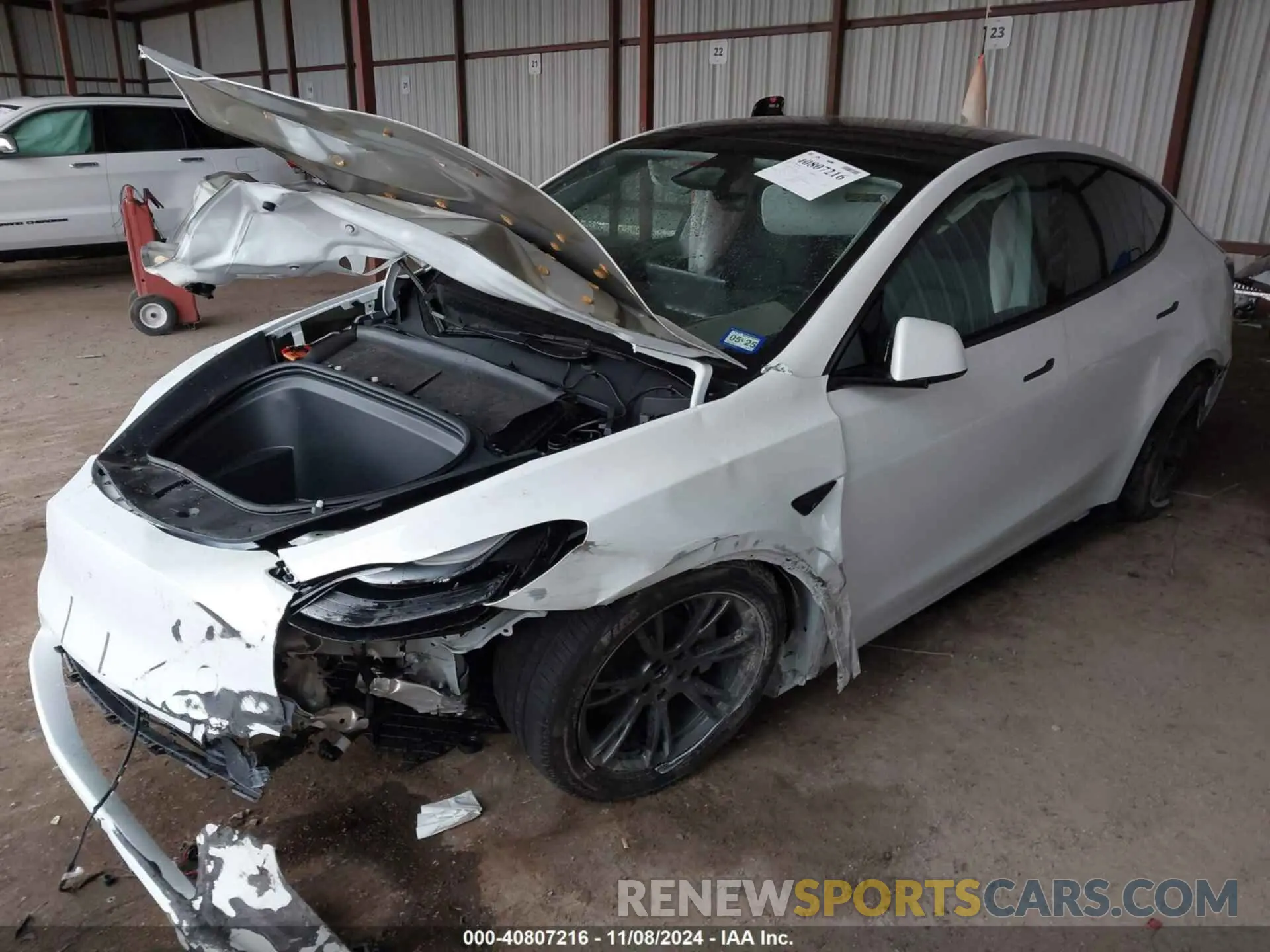2 Photograph of a damaged car 7SAYGDED3RA295031 TESLA MODEL Y 2024