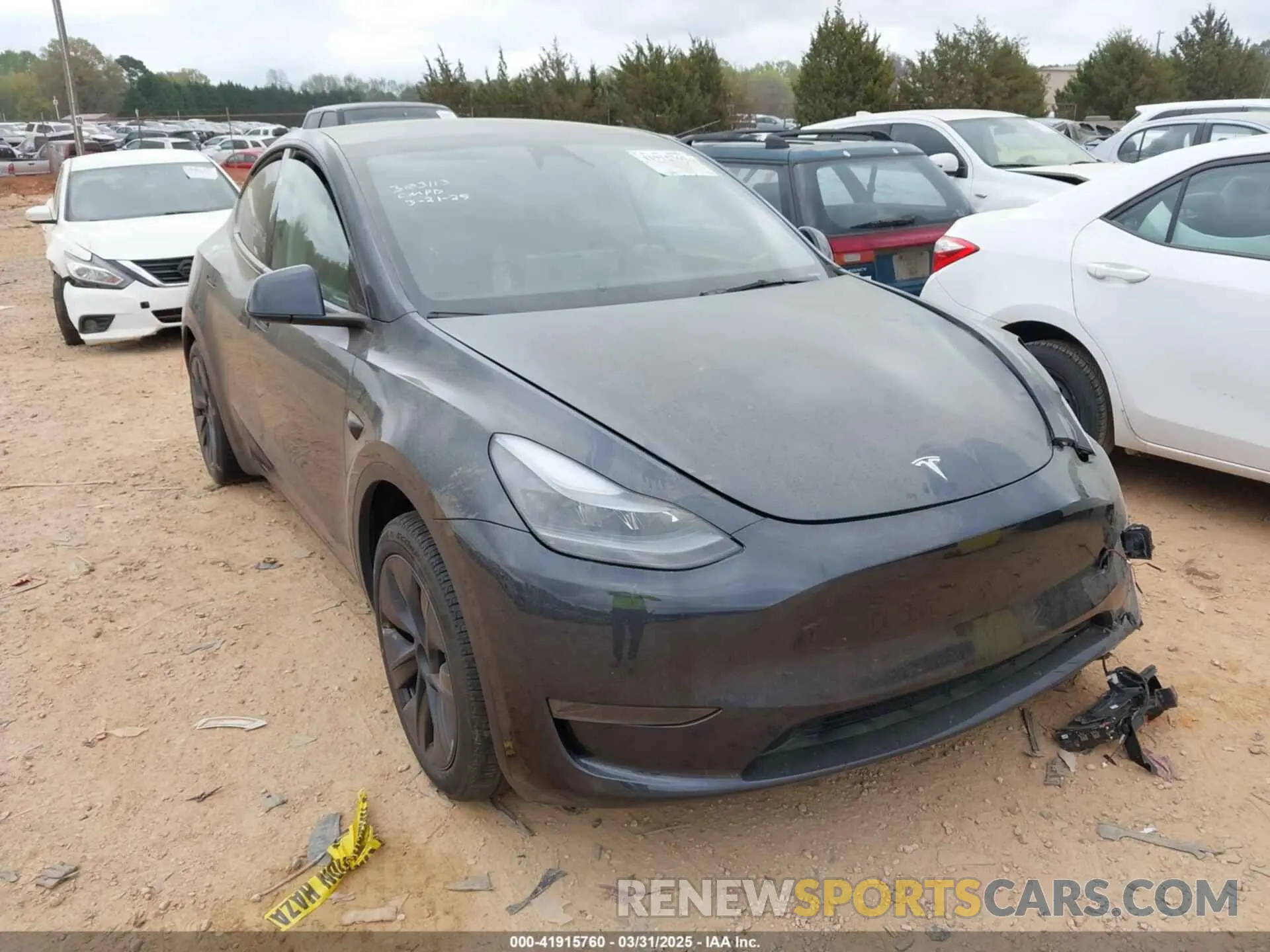 1 Photograph of a damaged car 7SAYGDED3RA303113 TESLA MODEL Y 2024