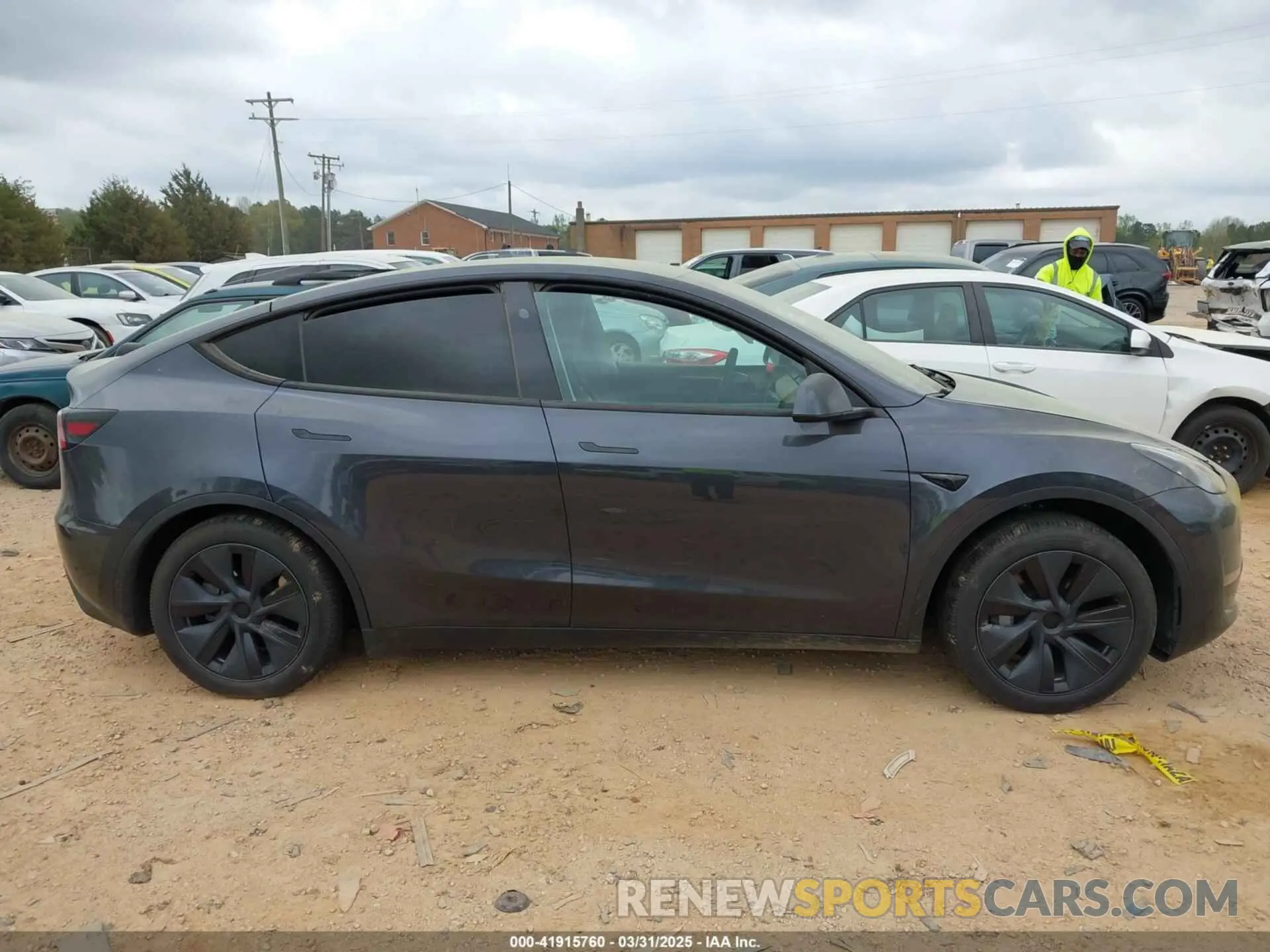 12 Photograph of a damaged car 7SAYGDED3RA303113 TESLA MODEL Y 2024