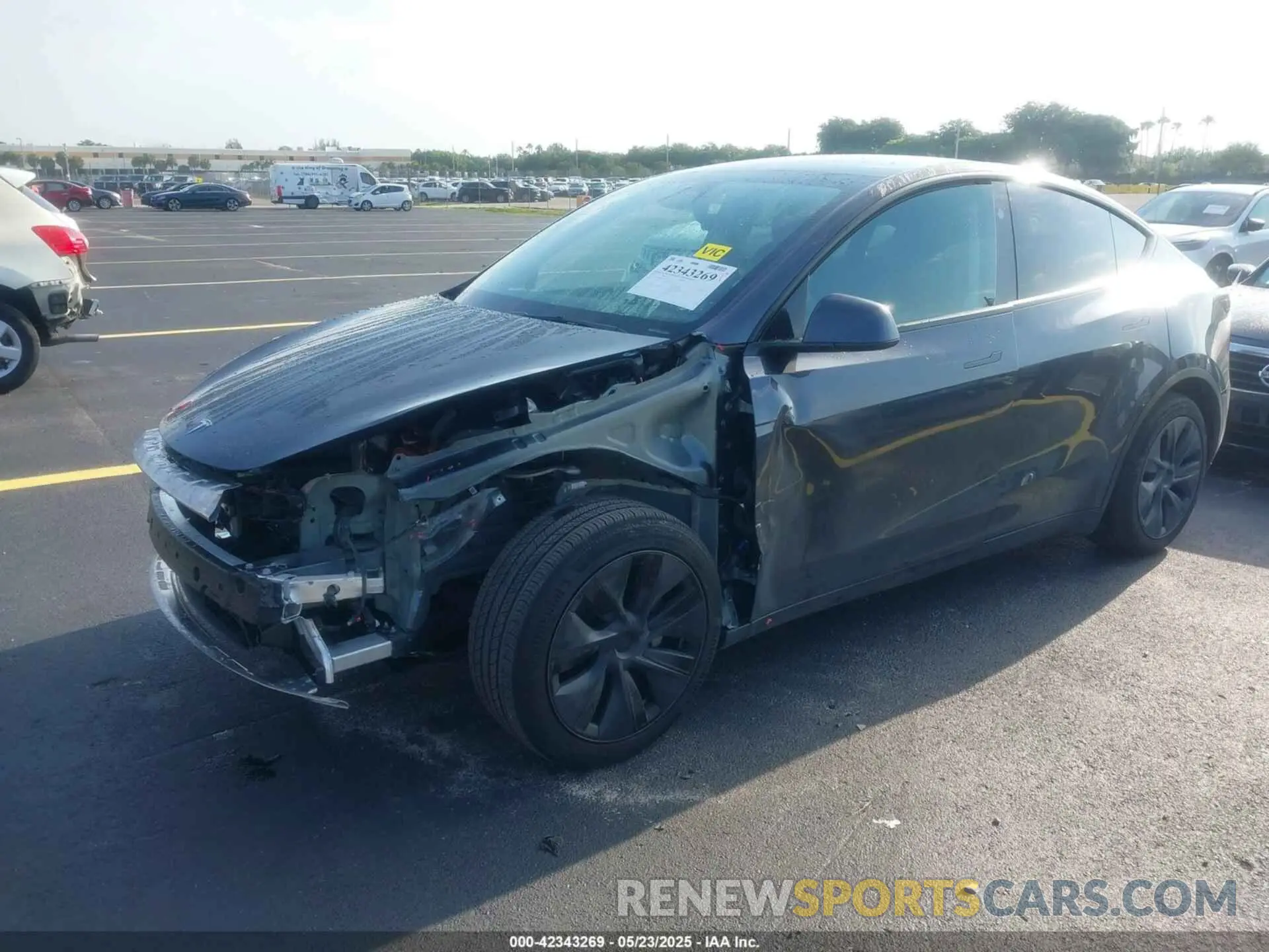 2 Photograph of a damaged car 7SAYGDED3RA329355 TESLA MODEL Y 2024