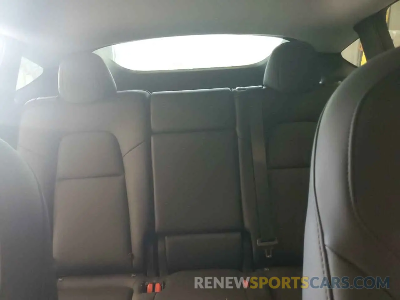 10 Photograph of a damaged car 7SAYGDED3RA330876 TESLA MODEL Y 2024