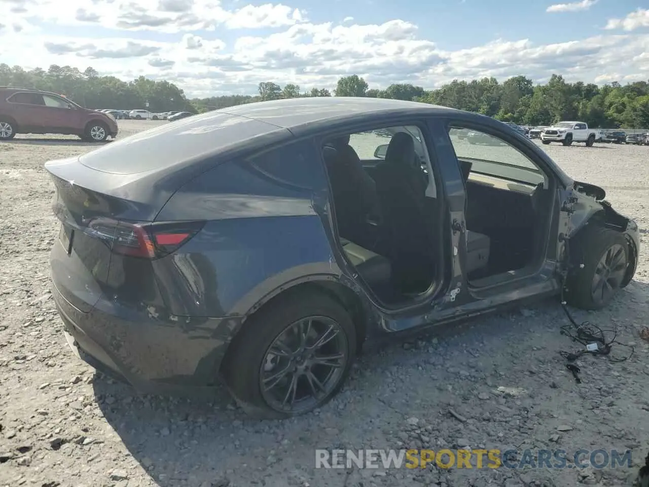 3 Photograph of a damaged car 7SAYGDED3RA330876 TESLA MODEL Y 2024