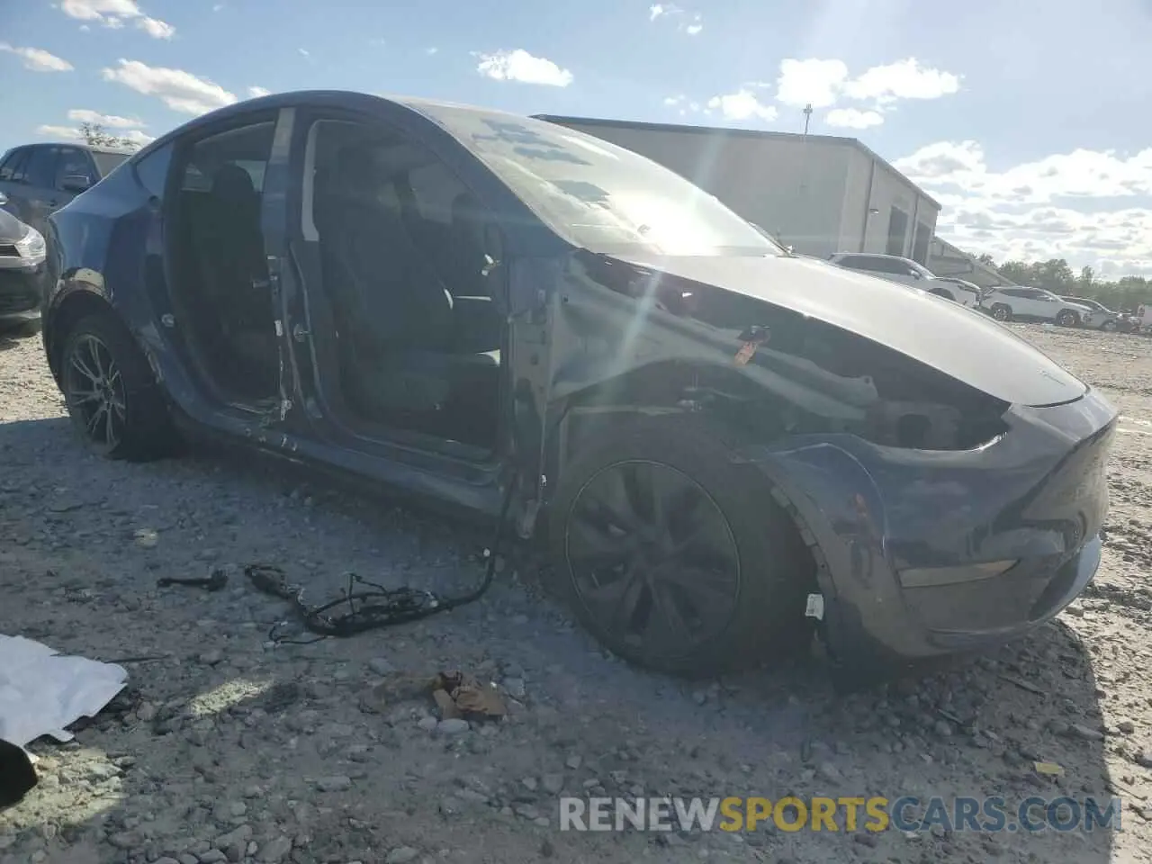4 Photograph of a damaged car 7SAYGDED3RA330876 TESLA MODEL Y 2024