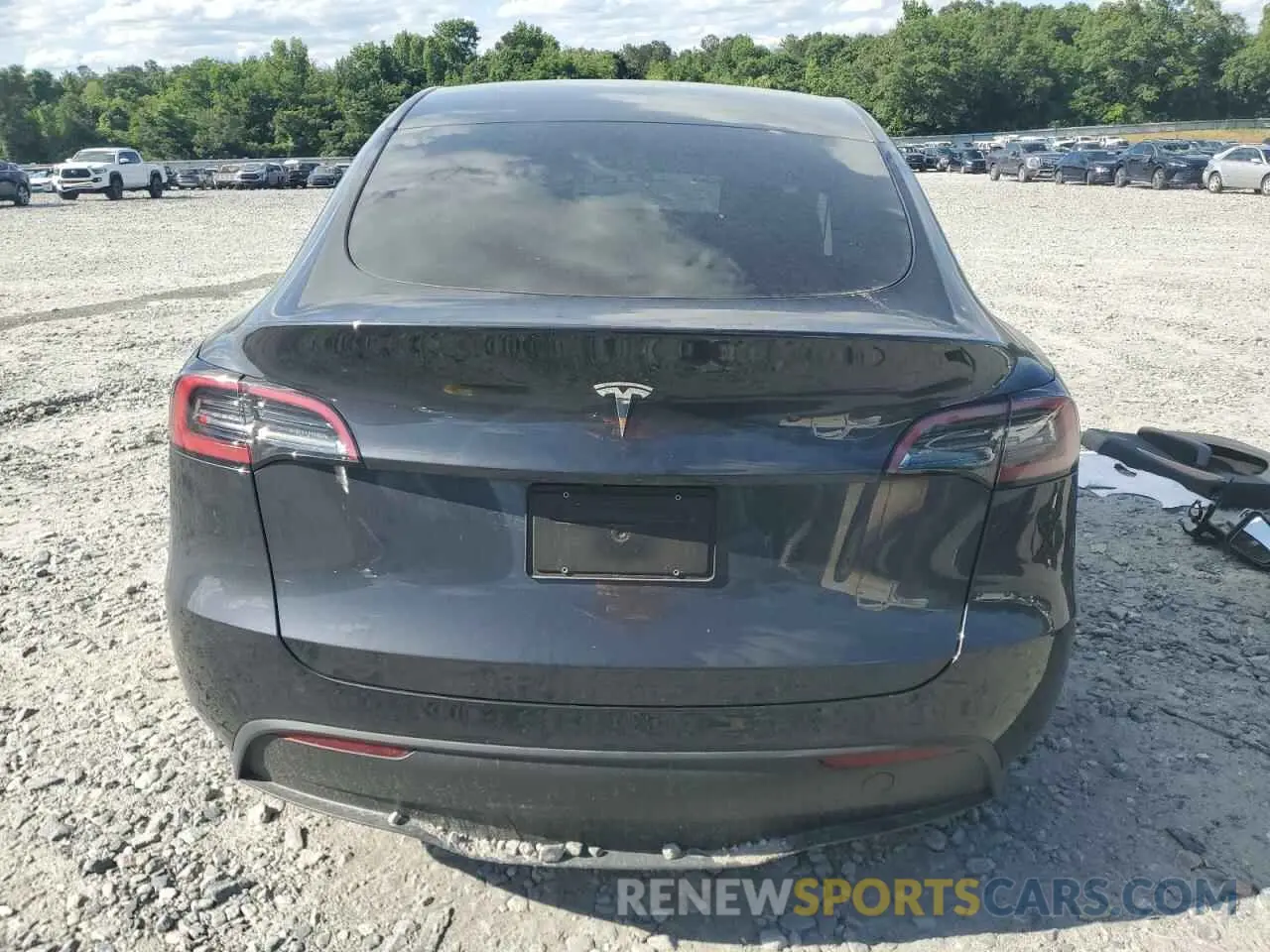 6 Photograph of a damaged car 7SAYGDED3RA330876 TESLA MODEL Y 2024
