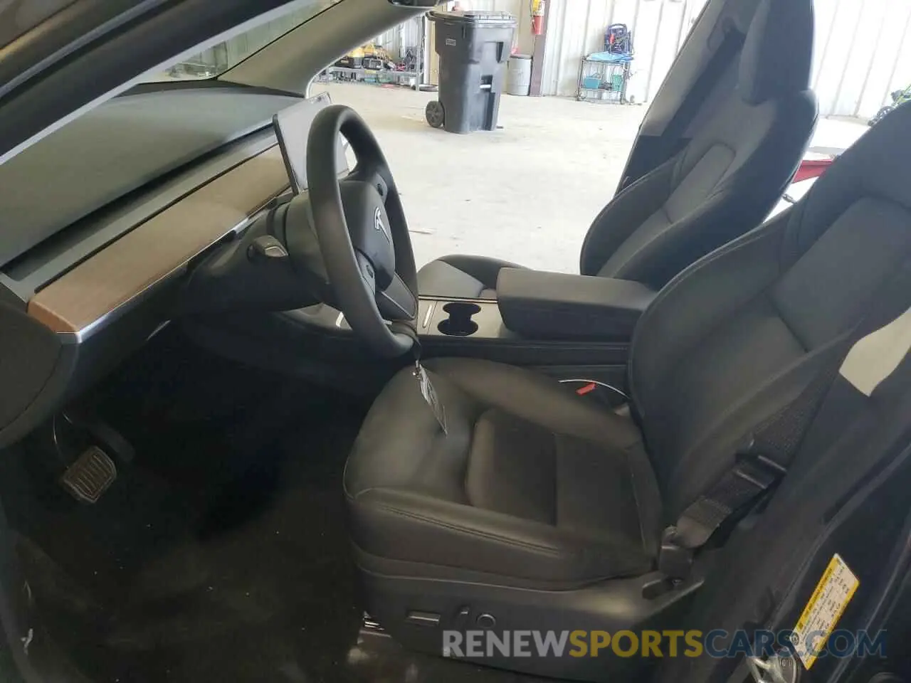 7 Photograph of a damaged car 7SAYGDED3RA330876 TESLA MODEL Y 2024
