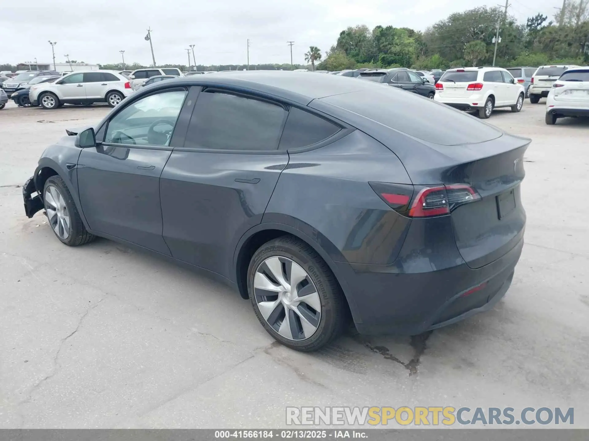3 Photograph of a damaged car 7SAYGDED3RF002246 TESLA MODEL Y 2024