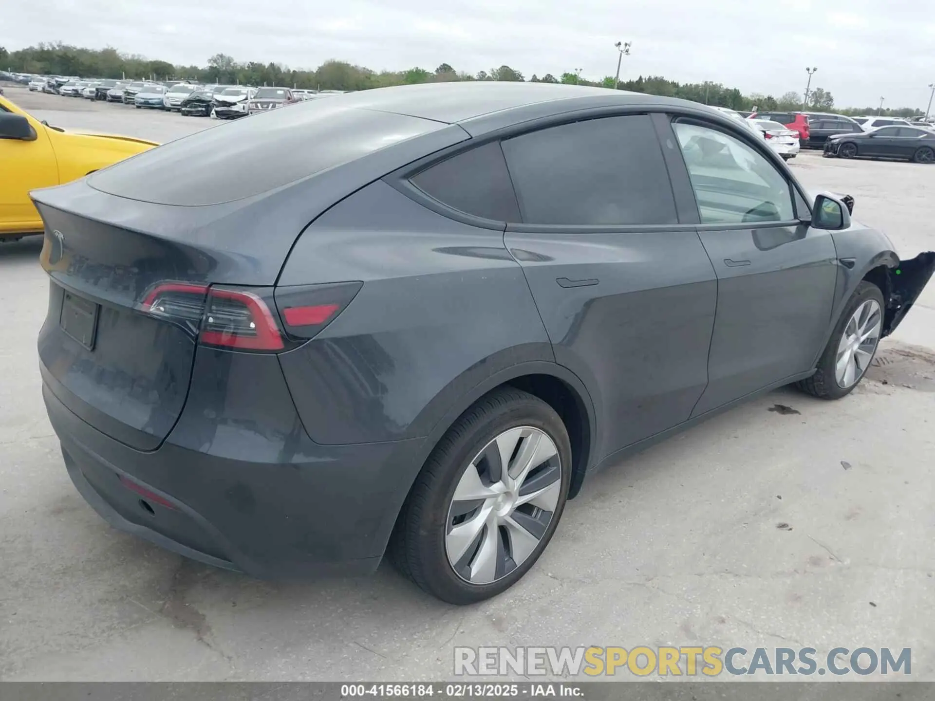 4 Photograph of a damaged car 7SAYGDED3RF002246 TESLA MODEL Y 2024