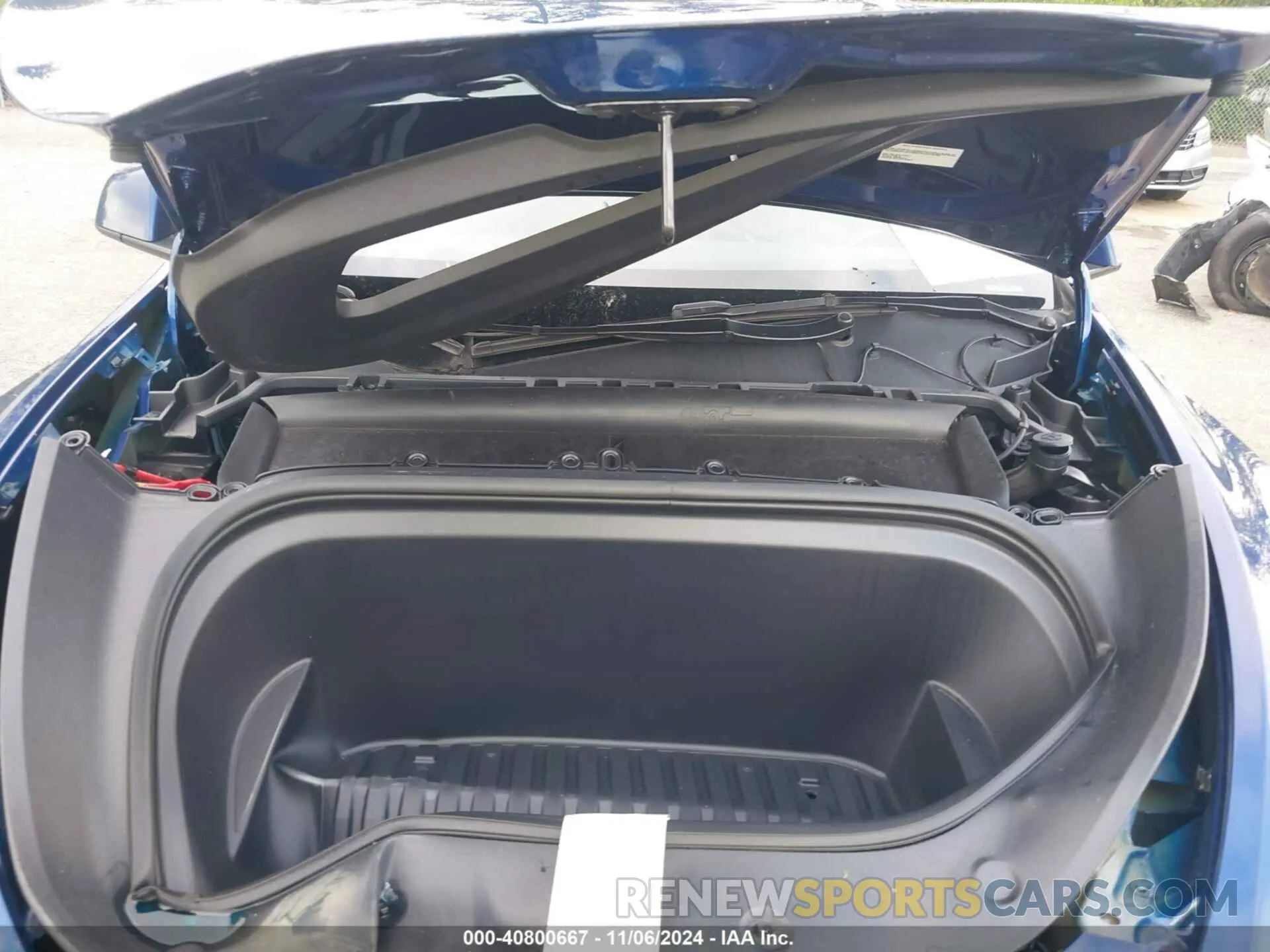 10 Photograph of a damaged car 7SAYGDED3RF032671 TESLA MODEL Y 2024