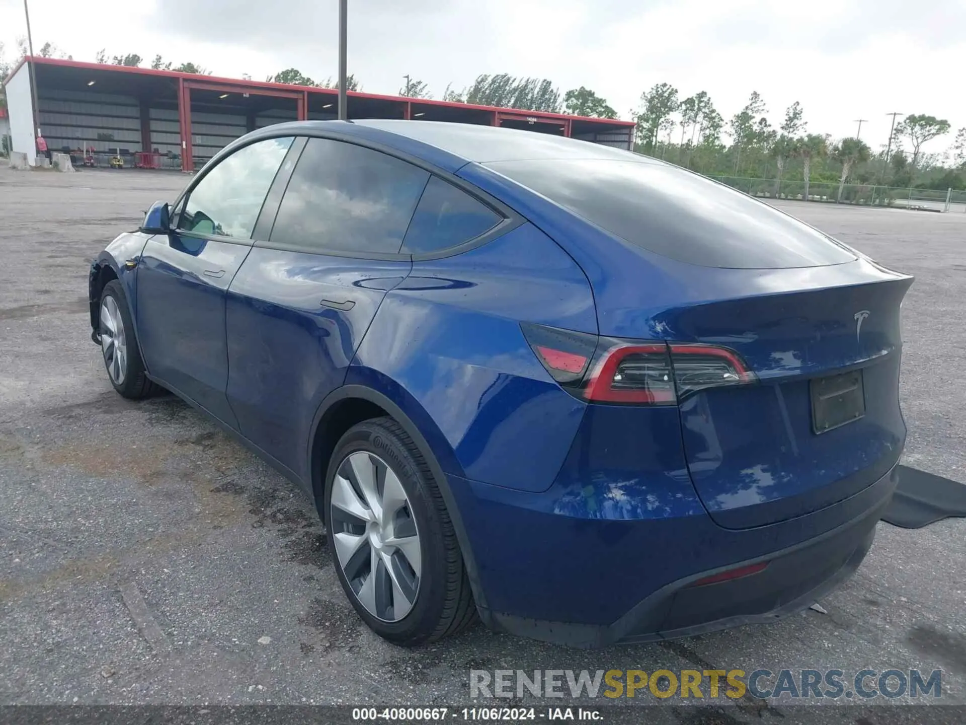 3 Photograph of a damaged car 7SAYGDED3RF032671 TESLA MODEL Y 2024