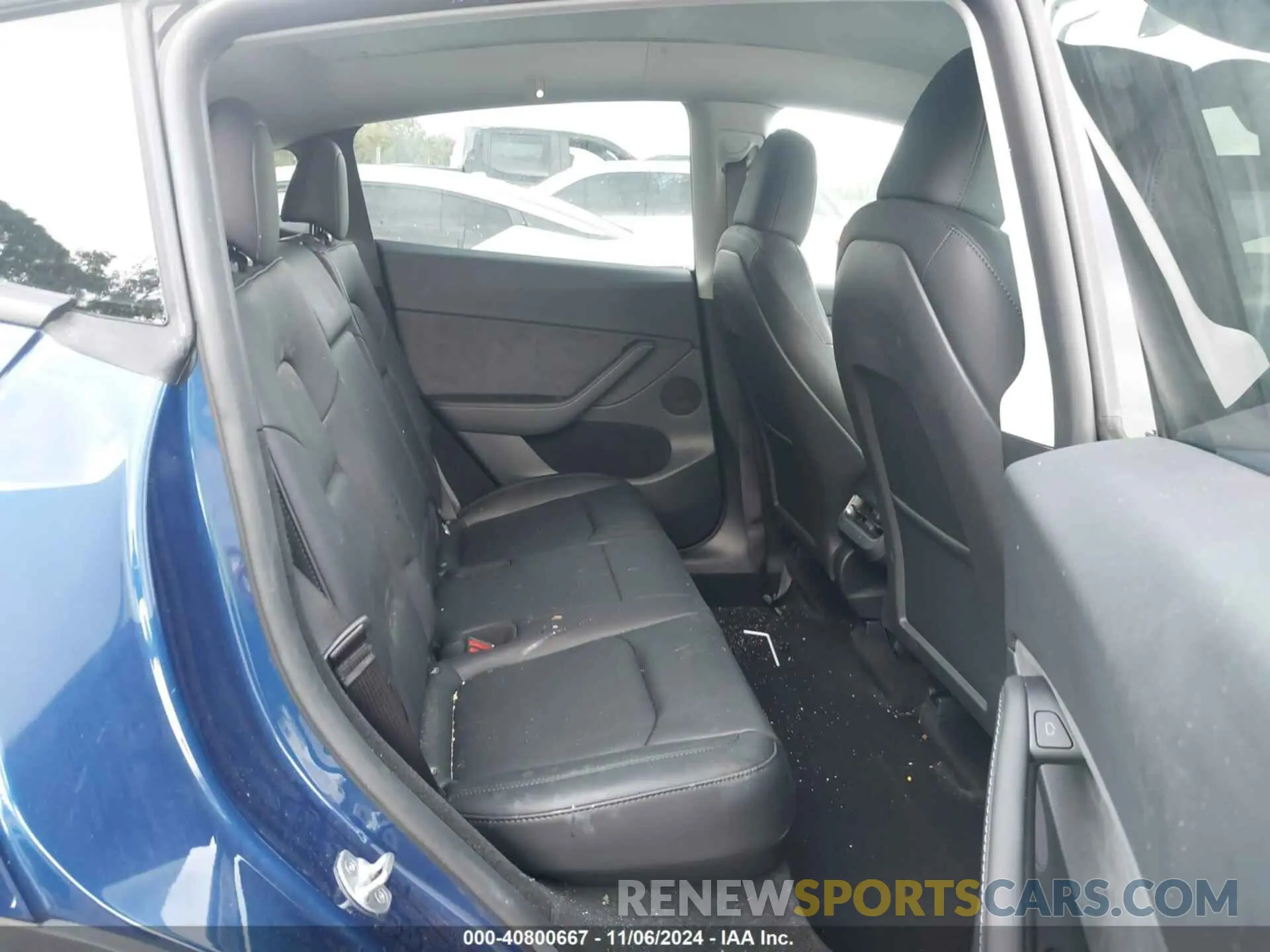 8 Photograph of a damaged car 7SAYGDED3RF032671 TESLA MODEL Y 2024