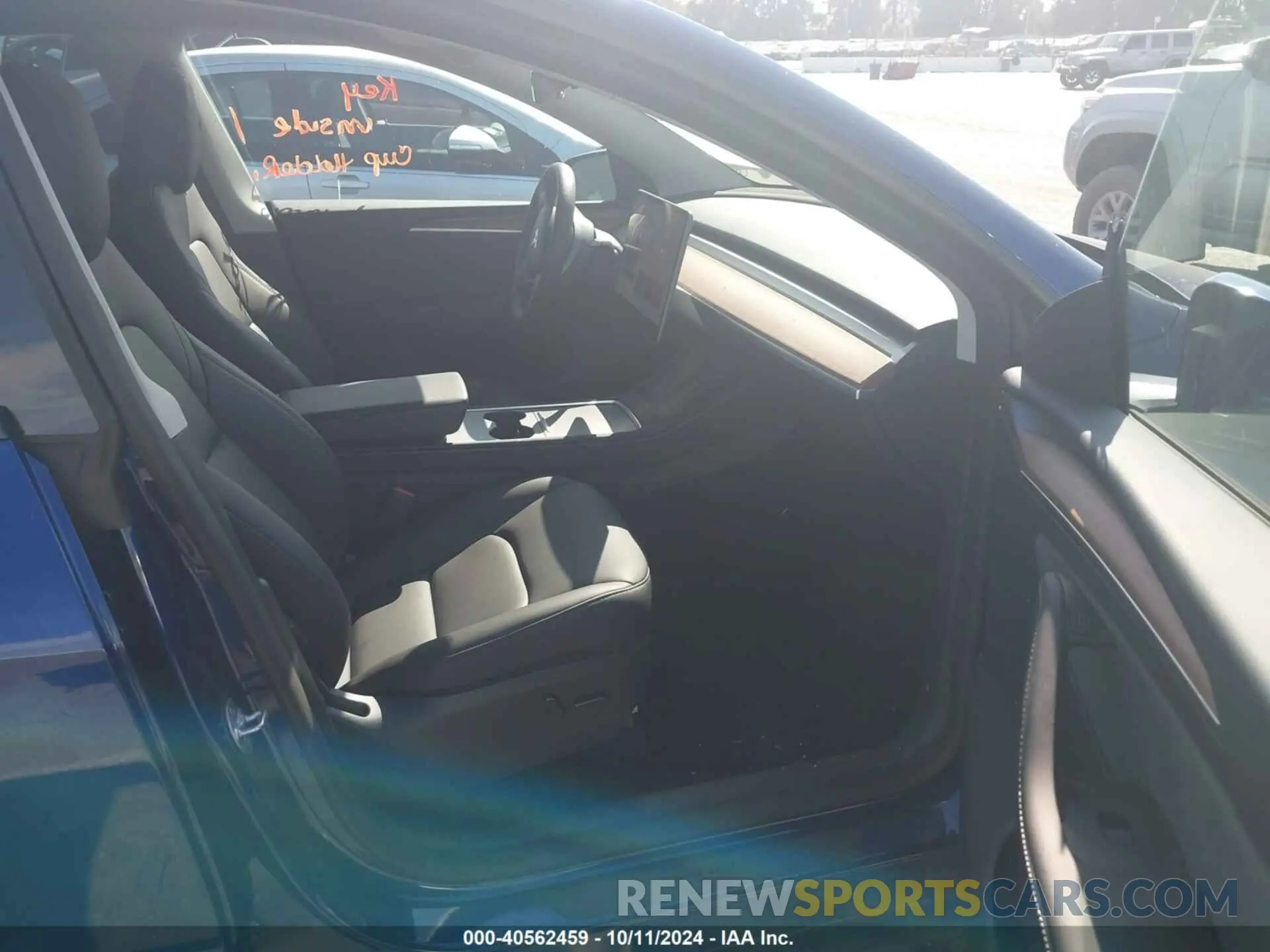 5 Photograph of a damaged car 7SAYGDED3RF047803 TESLA MODEL Y 2024