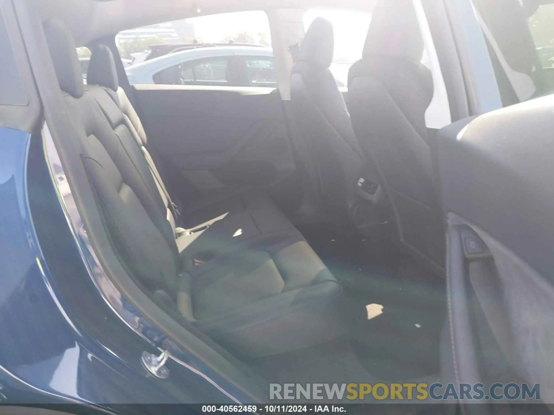 8 Photograph of a damaged car 7SAYGDED3RF047803 TESLA MODEL Y 2024