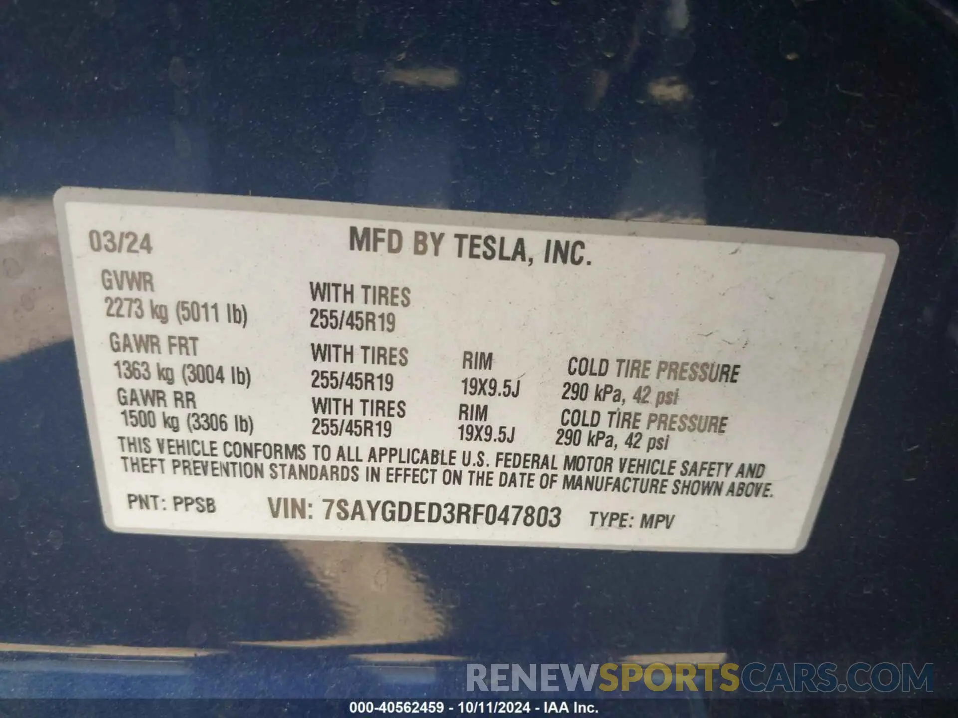 9 Photograph of a damaged car 7SAYGDED3RF047803 TESLA MODEL Y 2024