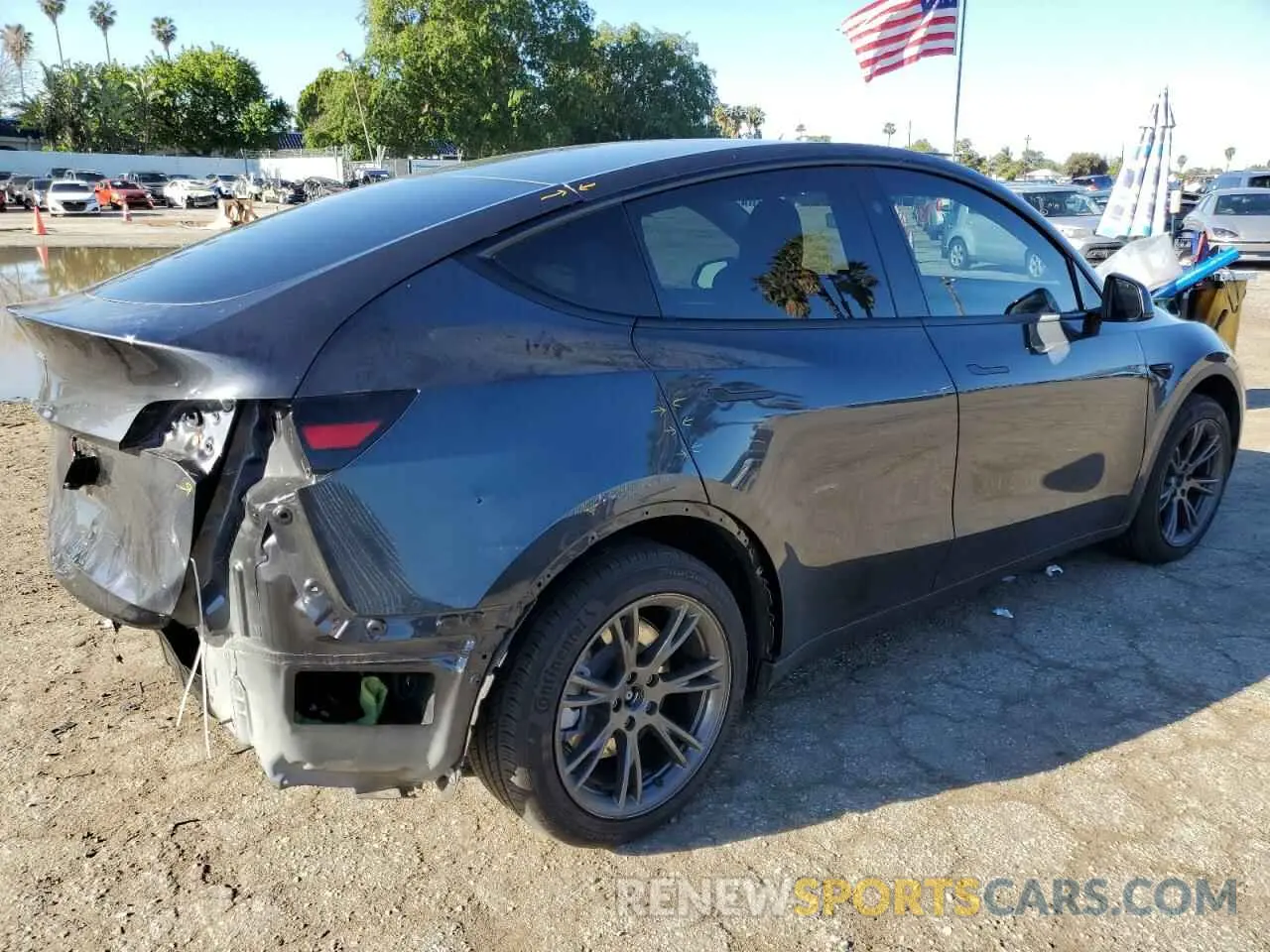 3 Photograph of a damaged car 7SAYGDED3RF151031 TESLA MODEL Y 2024