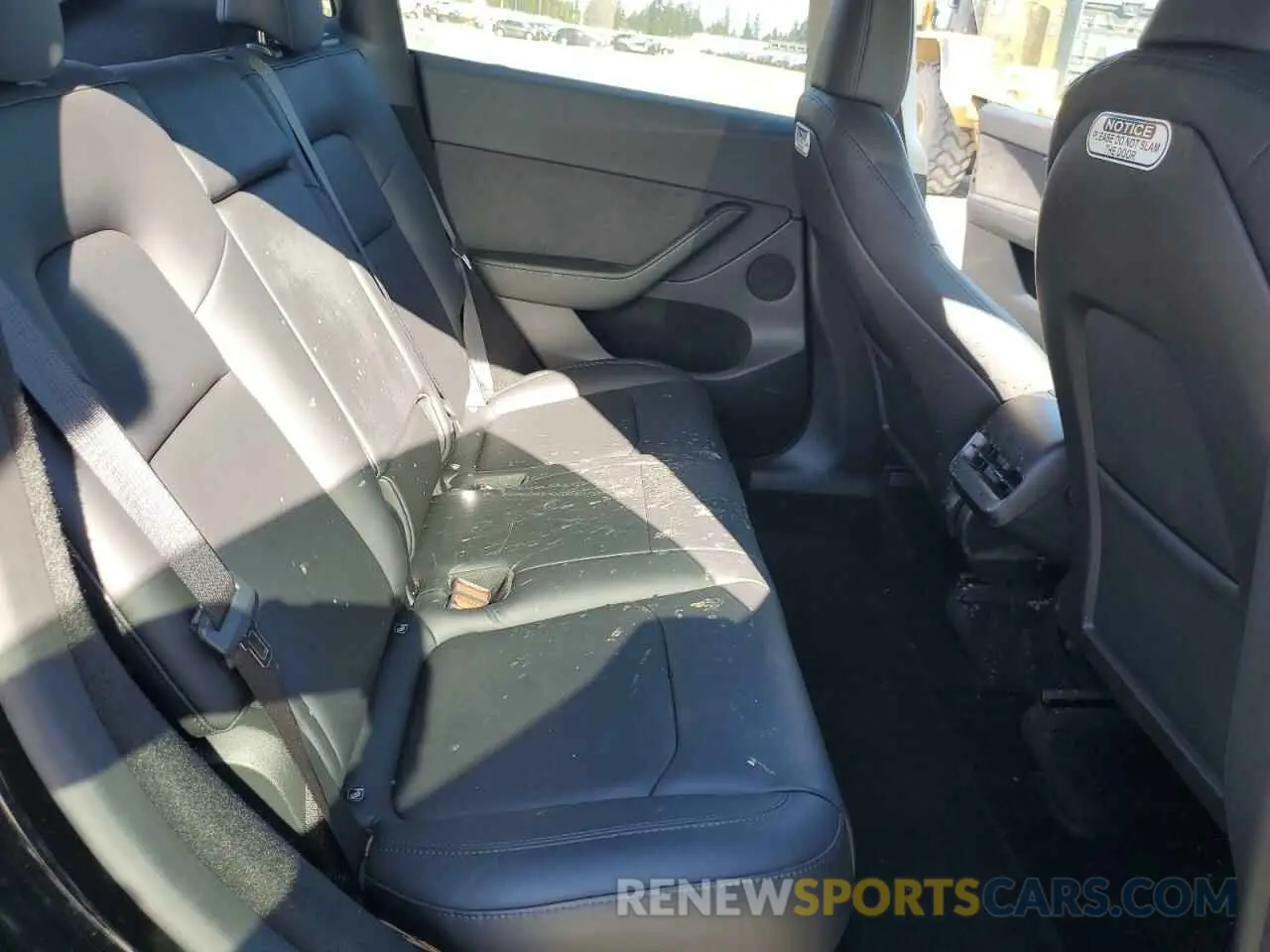 11 Photograph of a damaged car 7SAYGDED3RF151577 TESLA MODEL Y 2024