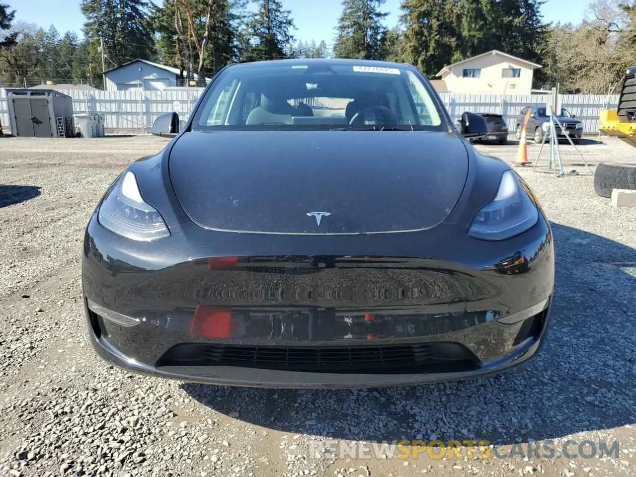 5 Photograph of a damaged car 7SAYGDED3RF151577 TESLA MODEL Y 2024