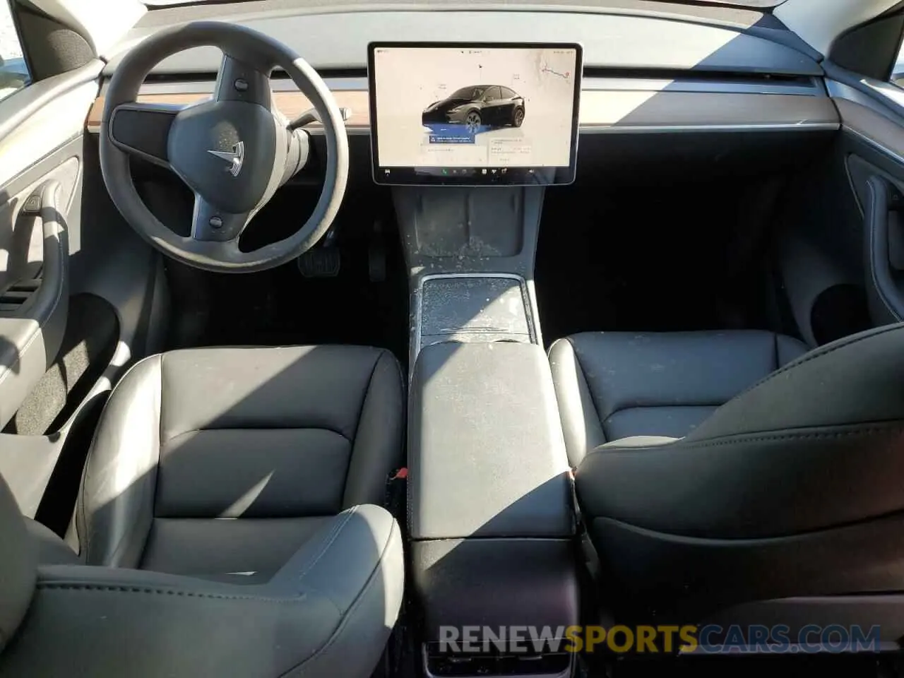 8 Photograph of a damaged car 7SAYGDED3RF151577 TESLA MODEL Y 2024