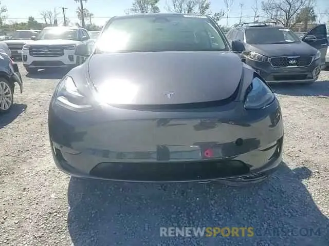 11 Photograph of a damaged car 7SAYGDED3RF177273 TESLA MODEL Y 2024