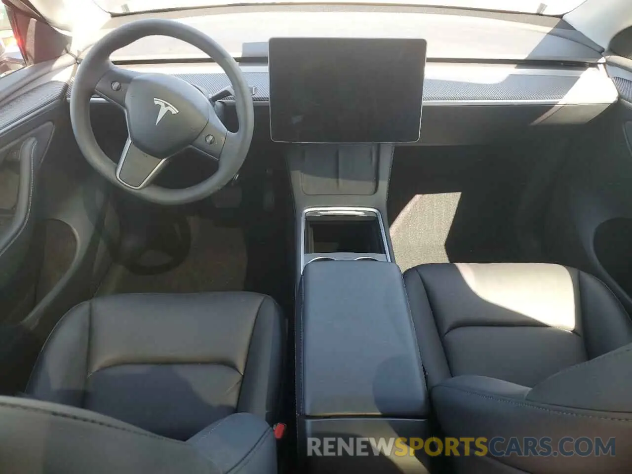 8 Photograph of a damaged car 7SAYGDED3RF177273 TESLA MODEL Y 2024