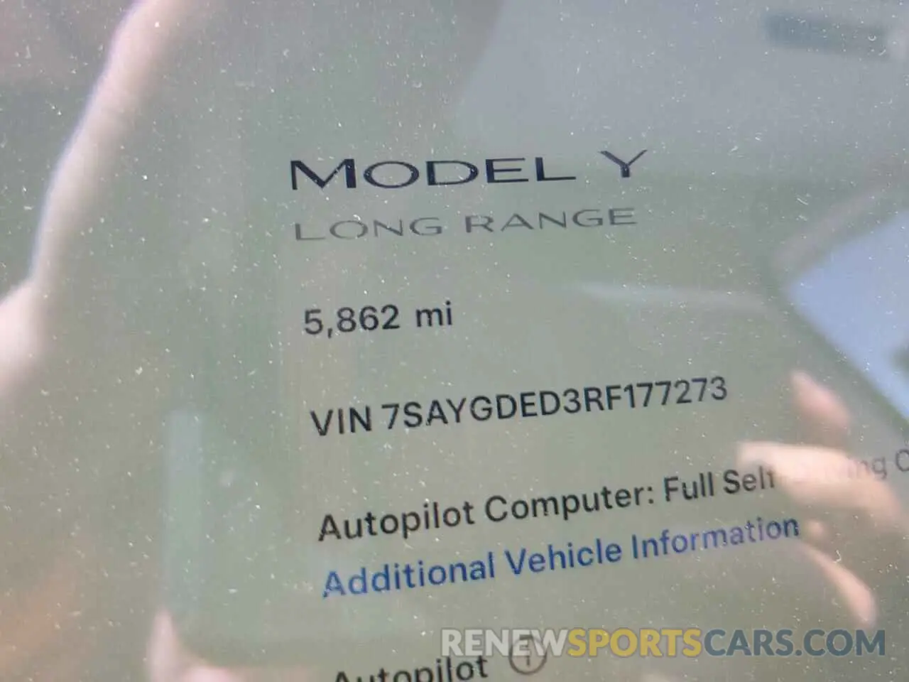 9 Photograph of a damaged car 7SAYGDED3RF177273 TESLA MODEL Y 2024