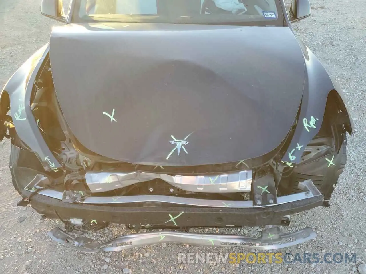 12 Photograph of a damaged car 7SAYGDED4RA324326 TESLA MODEL Y 2024