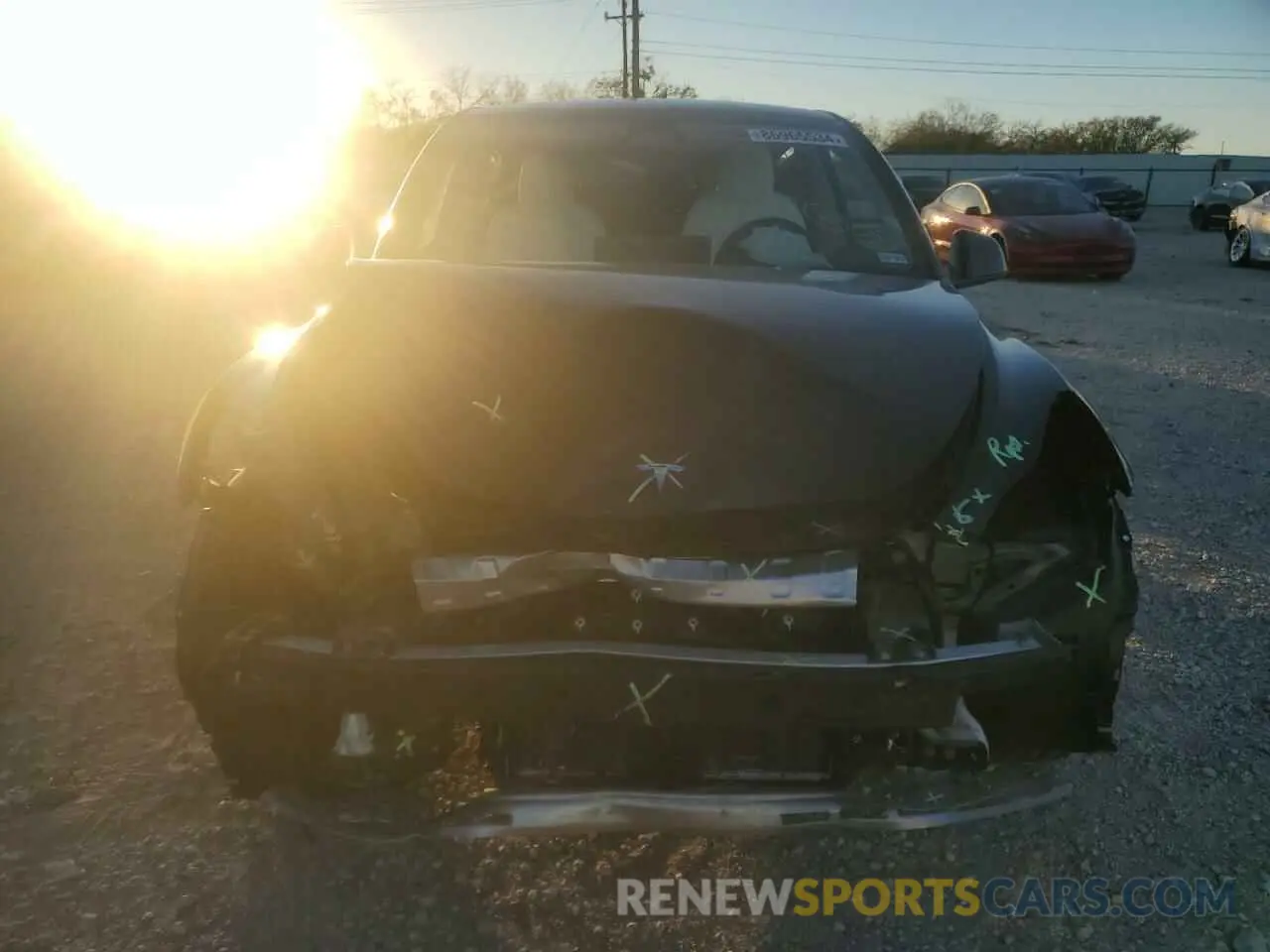 5 Photograph of a damaged car 7SAYGDED4RA324326 TESLA MODEL Y 2024