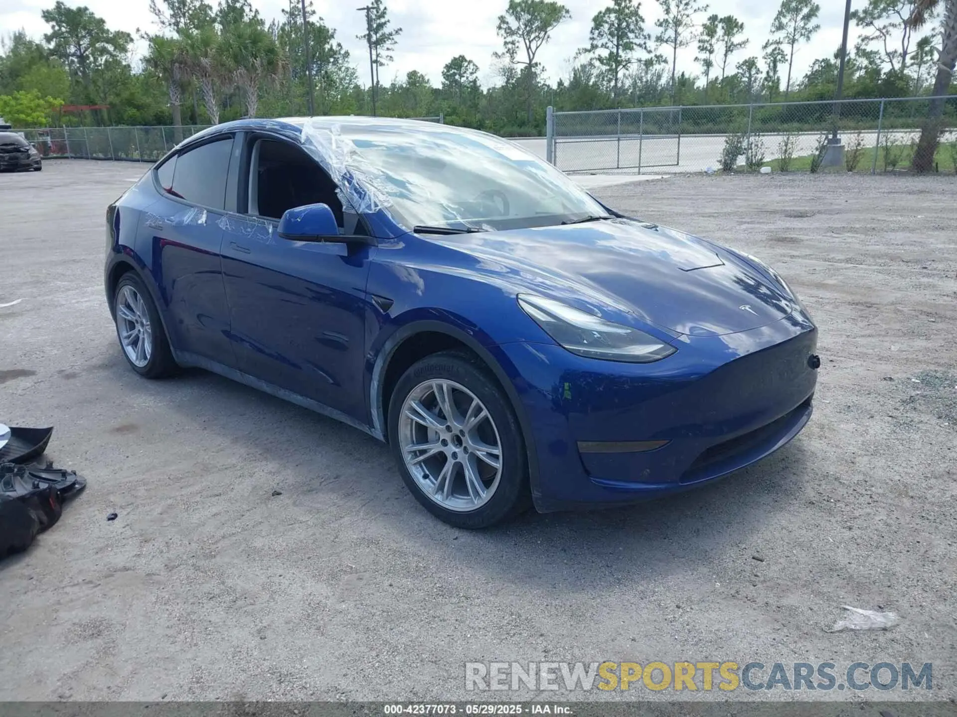 1 Photograph of a damaged car 7SAYGDED4RF044747 TESLA MODEL Y 2024