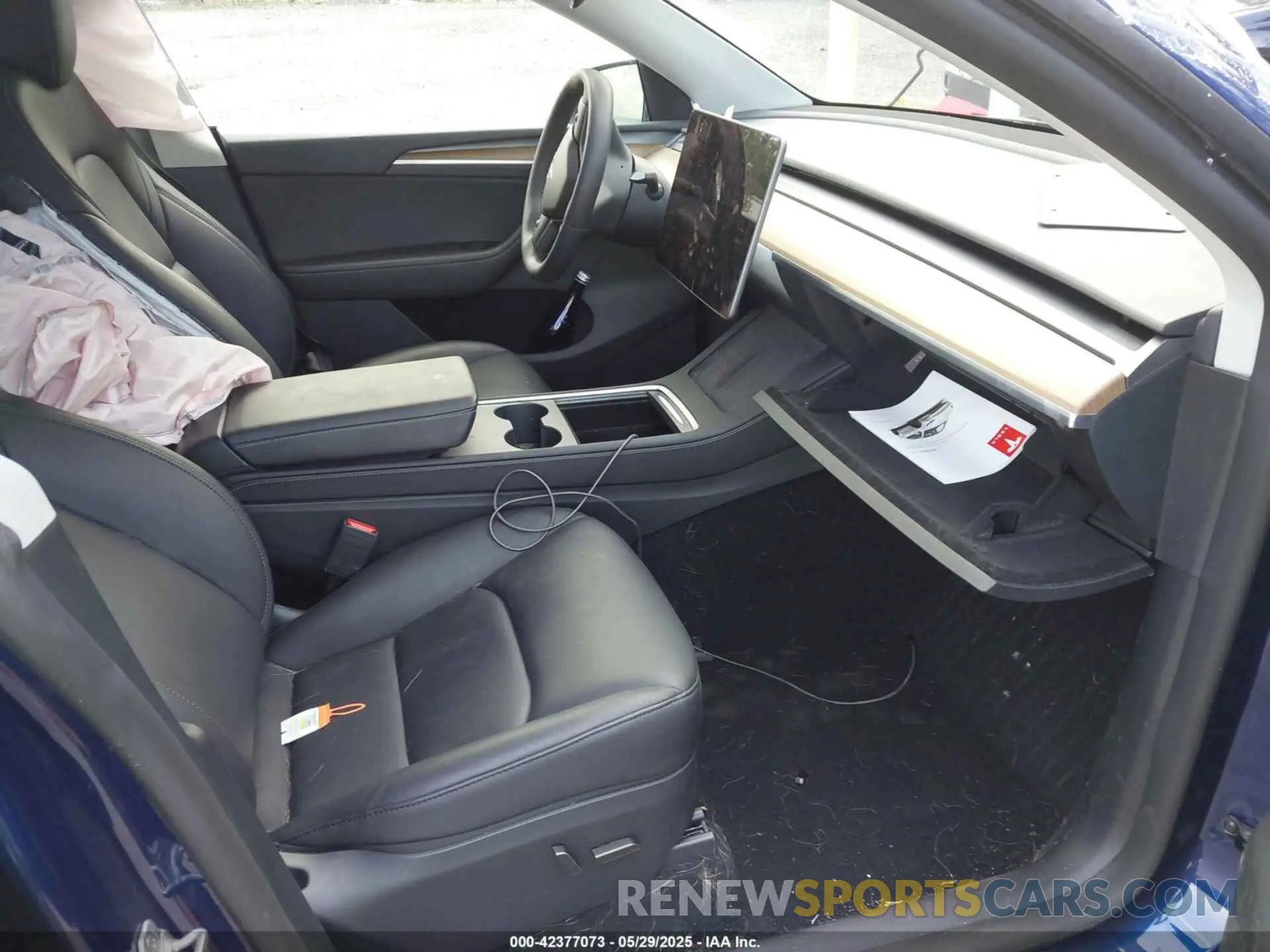 5 Photograph of a damaged car 7SAYGDED4RF044747 TESLA MODEL Y 2024