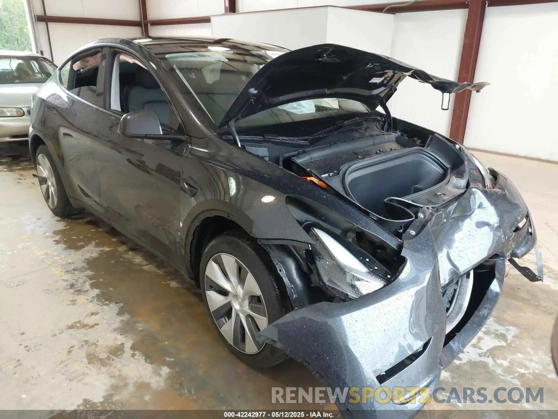 1 Photograph of a damaged car 7SAYGDED4RF072600 TESLA MODEL Y 2024