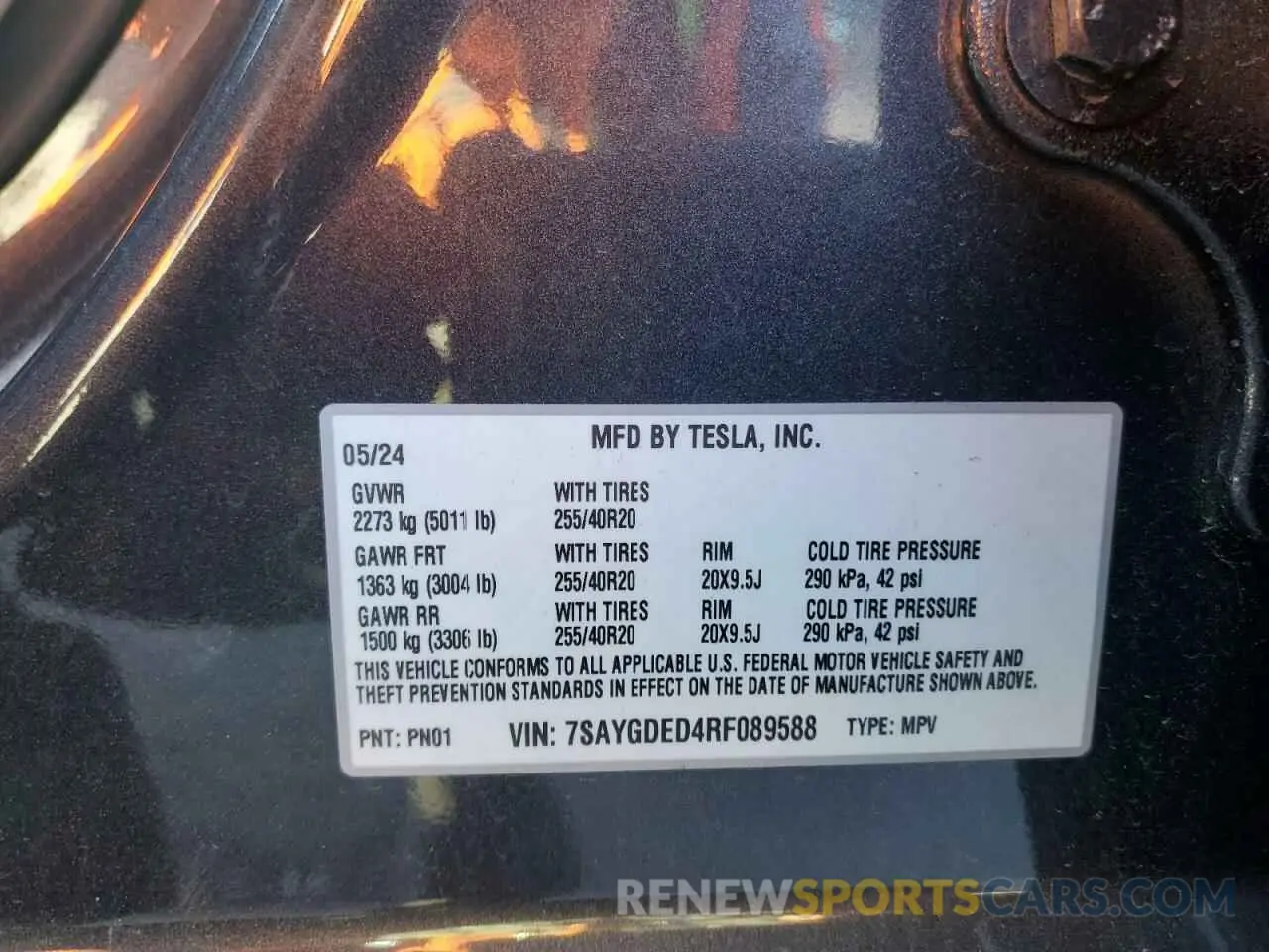 13 Photograph of a damaged car 7SAYGDED4RF089588 TESLA MODEL Y 2024