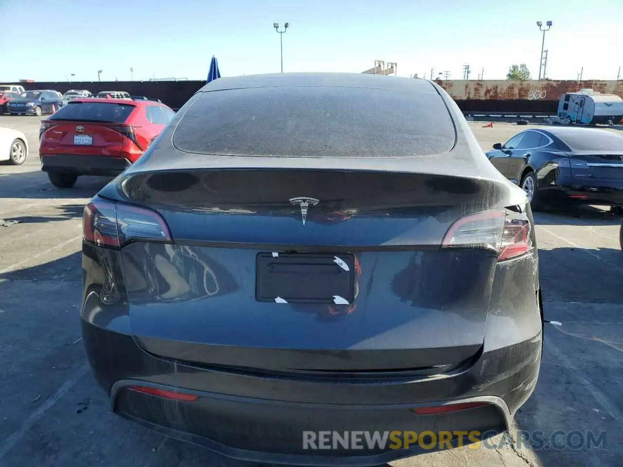 6 Photograph of a damaged car 7SAYGDED4RF089588 TESLA MODEL Y 2024