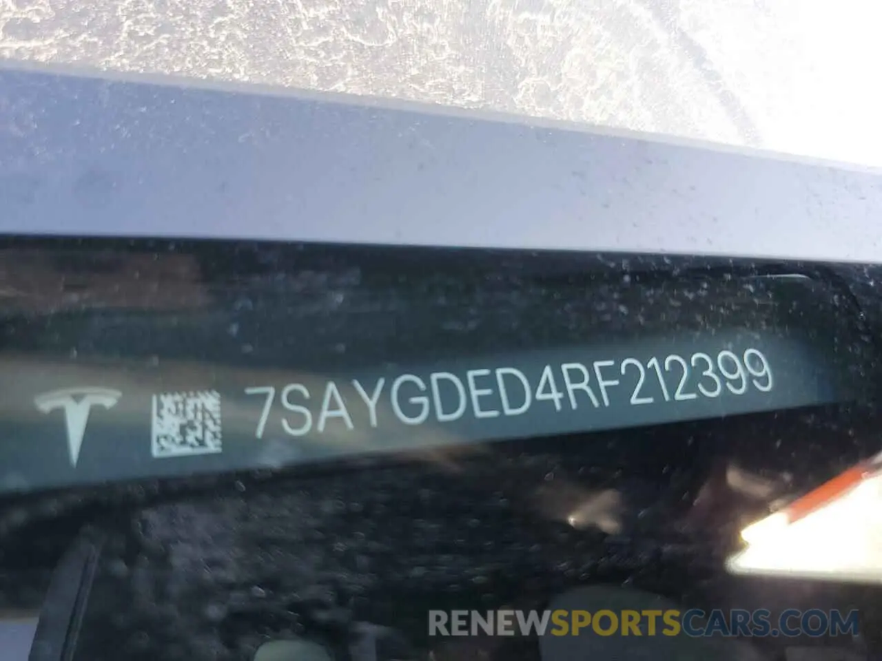 14 Photograph of a damaged car 7SAYGDED4RF212399 TESLA MODEL Y 2024