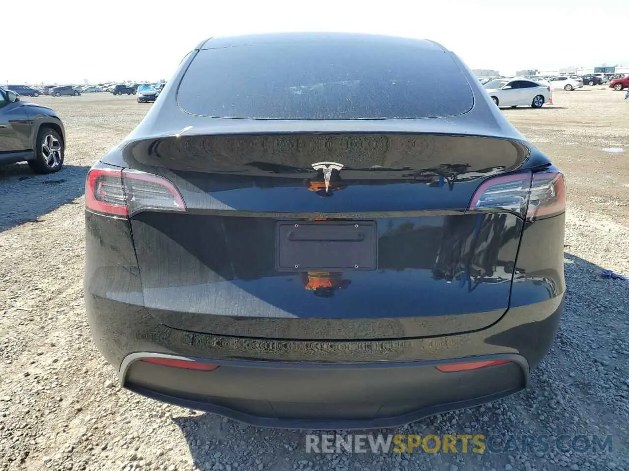 6 Photograph of a damaged car 7SAYGDED4RF212399 TESLA MODEL Y 2024