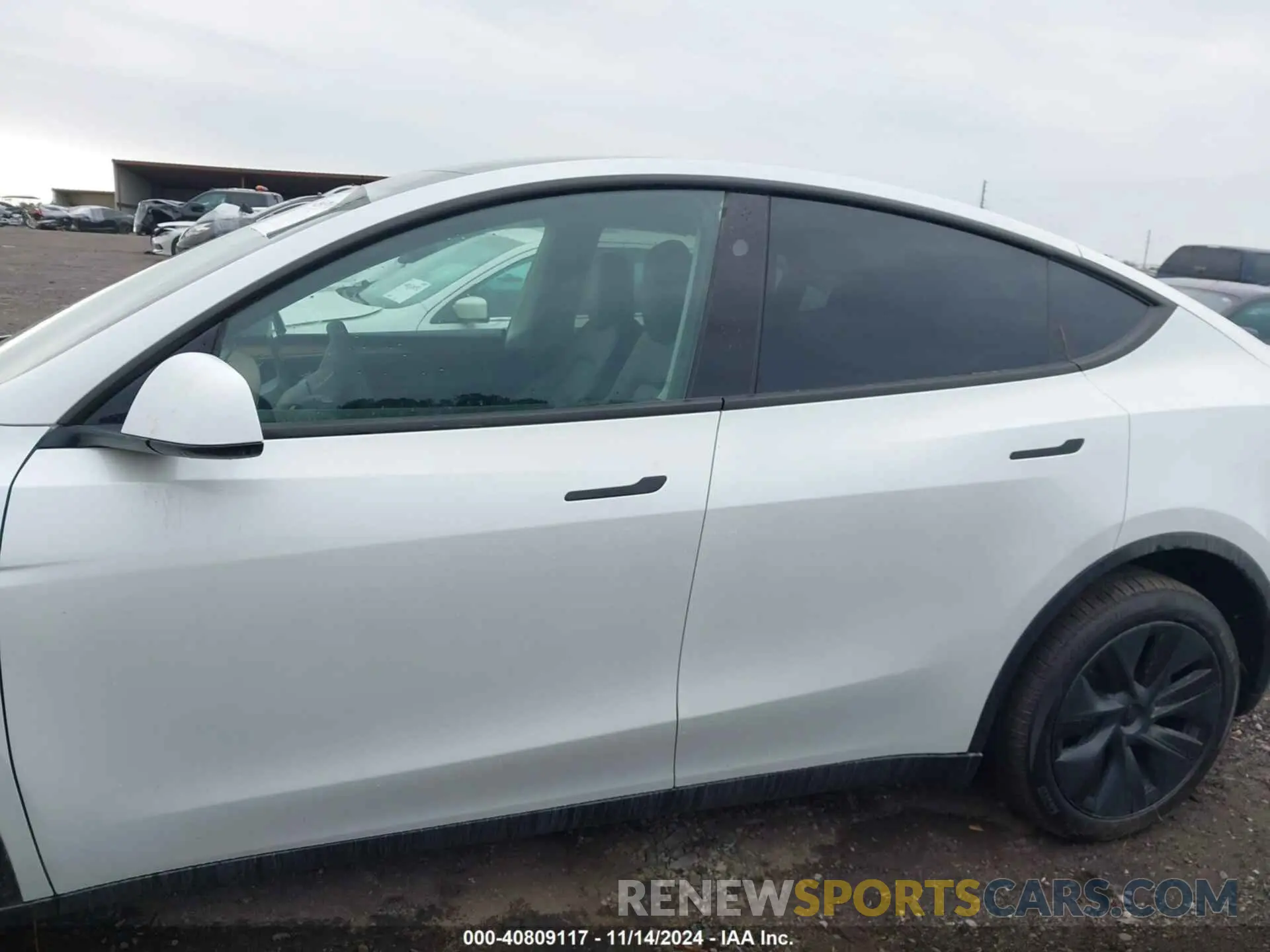 13 Photograph of a damaged car 7SAYGDED5RA333553 TESLA MODEL Y 2024