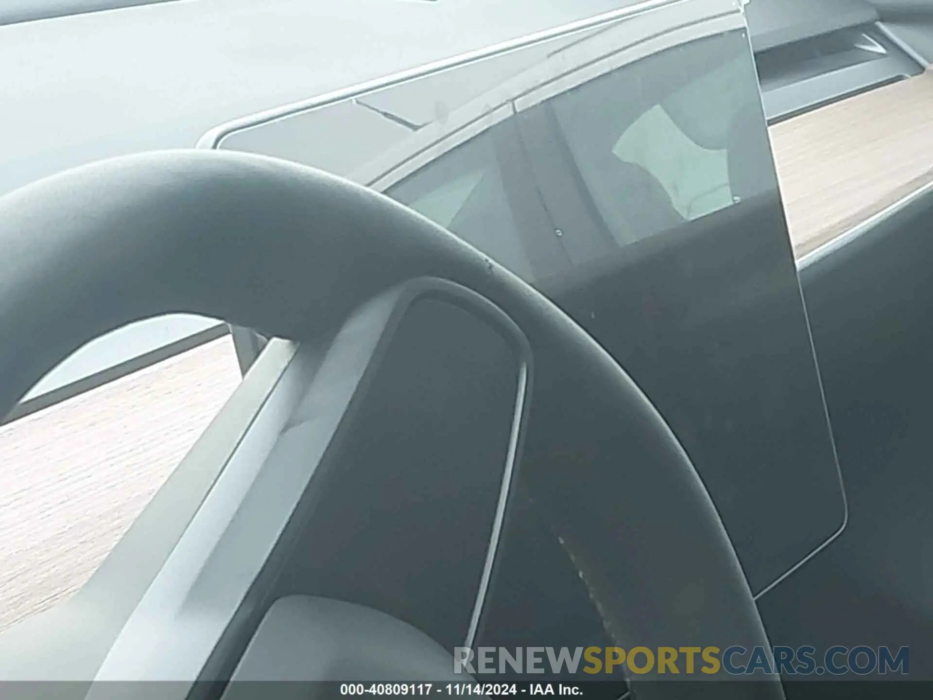 17 Photograph of a damaged car 7SAYGDED5RA333553 TESLA MODEL Y 2024