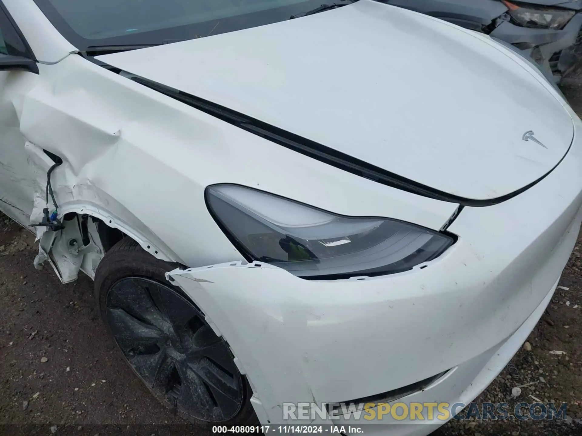 22 Photograph of a damaged car 7SAYGDED5RA333553 TESLA MODEL Y 2024