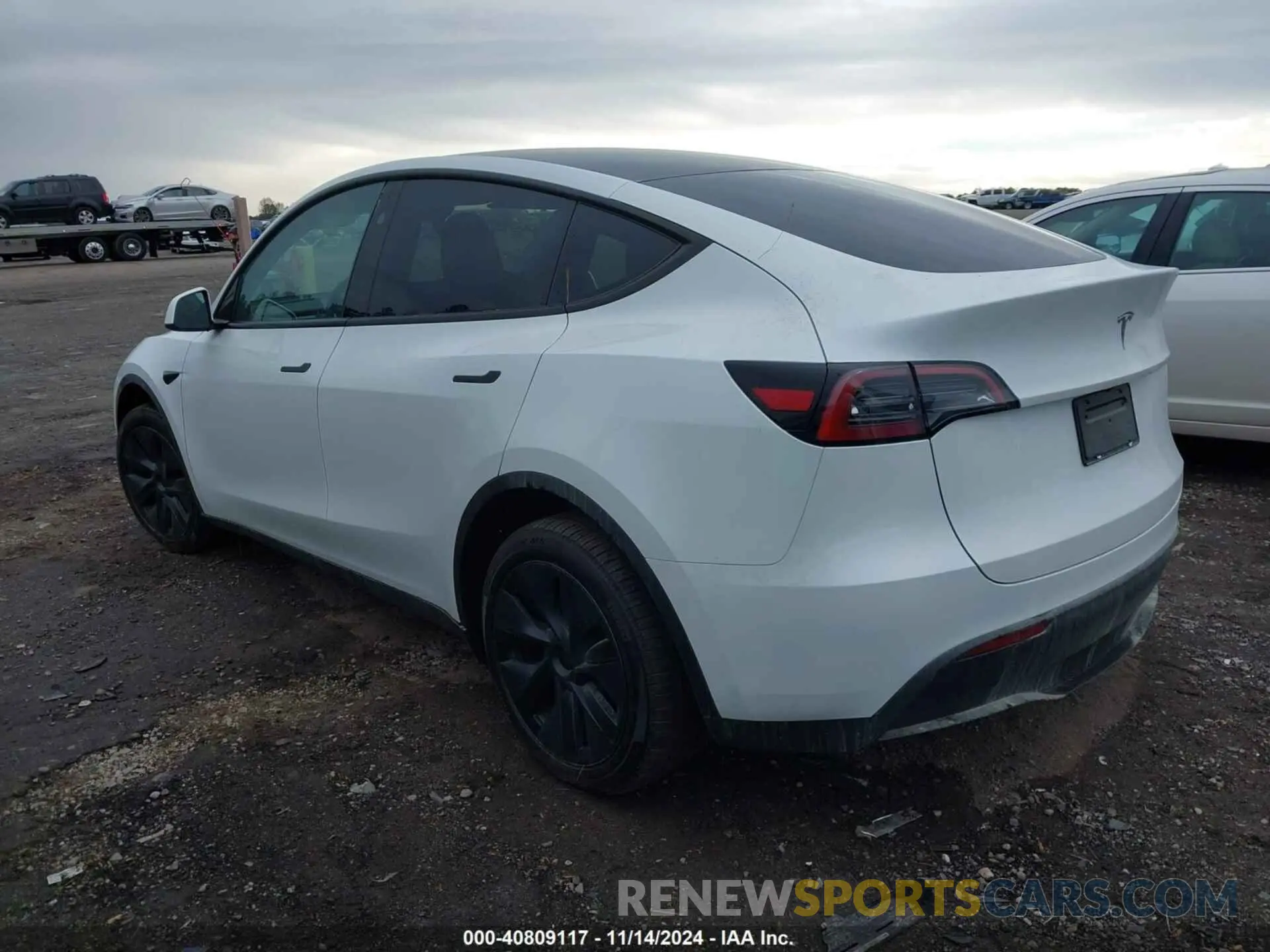 3 Photograph of a damaged car 7SAYGDED5RA333553 TESLA MODEL Y 2024
