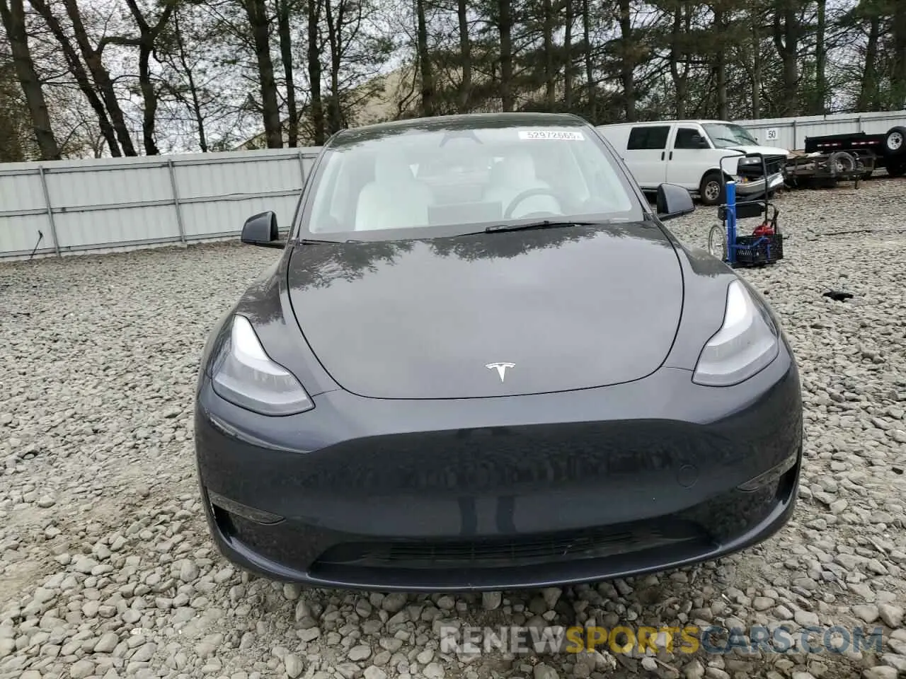 5 Photograph of a damaged car 7SAYGDED5RF009554 TESLA MODEL Y 2024