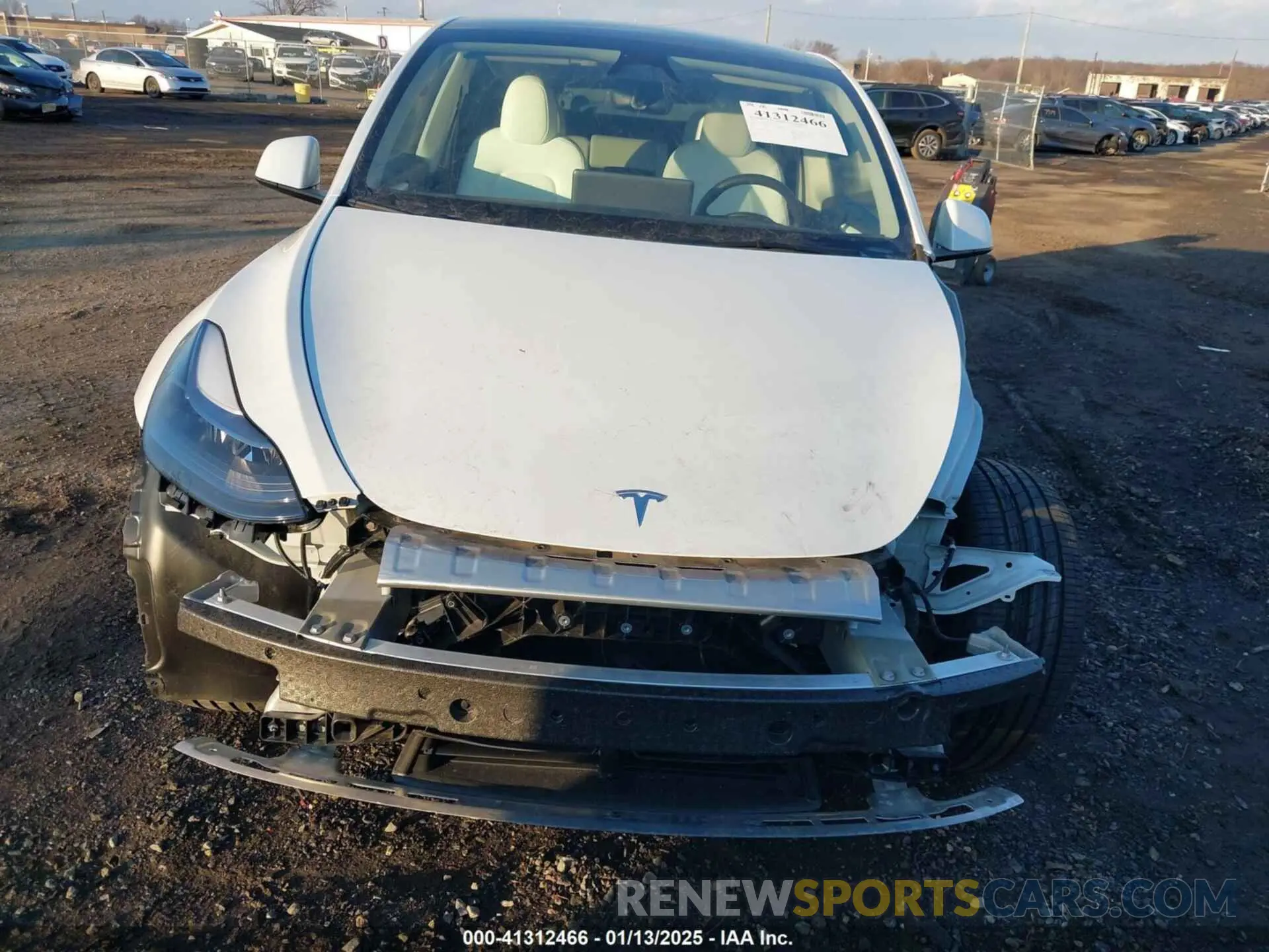 10 Photograph of a damaged car 7SAYGDED5RF010087 TESLA MODEL Y 2024