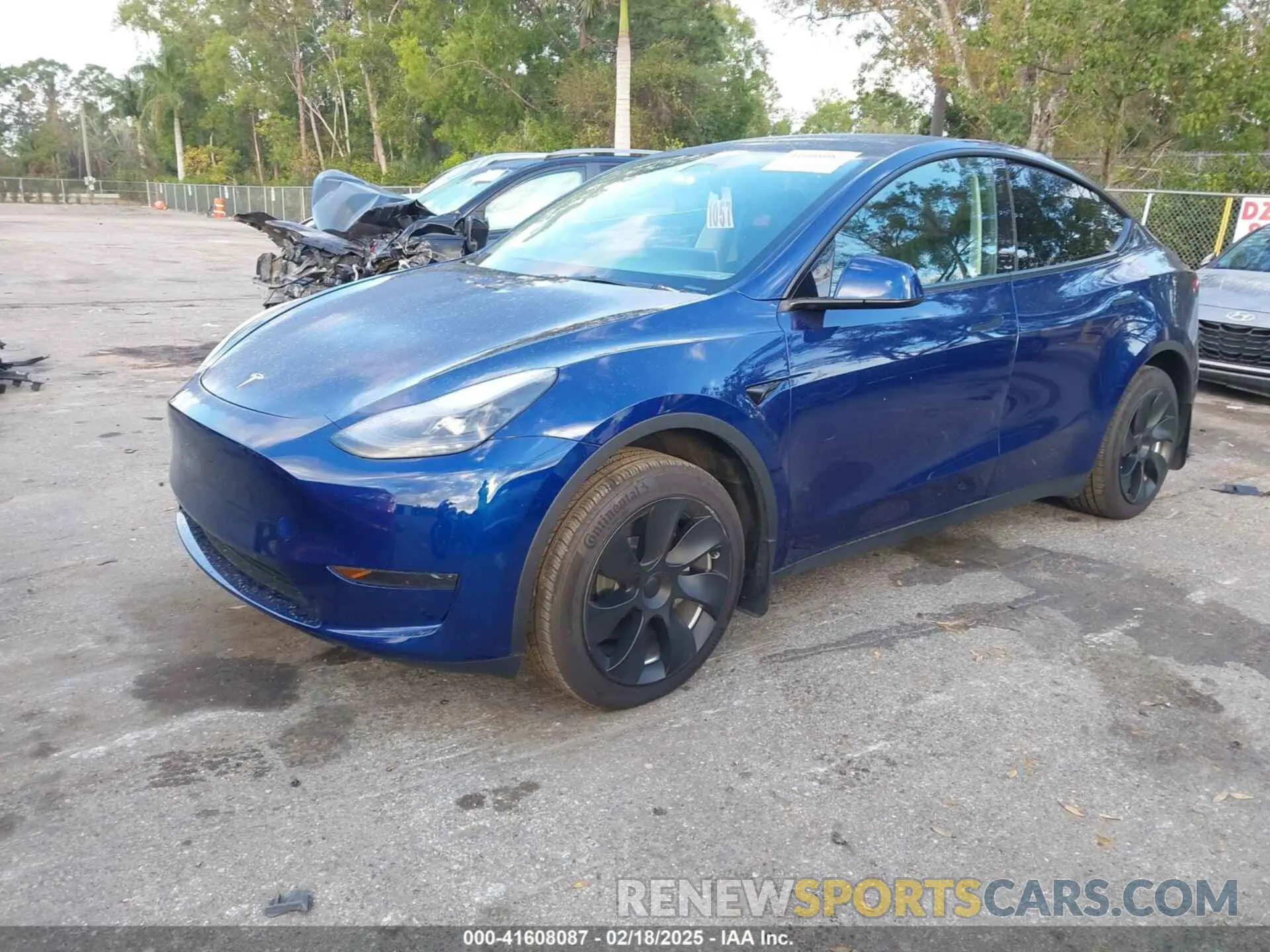 2 Photograph of a damaged car 7SAYGDED5RF015208 TESLA MODEL Y 2024