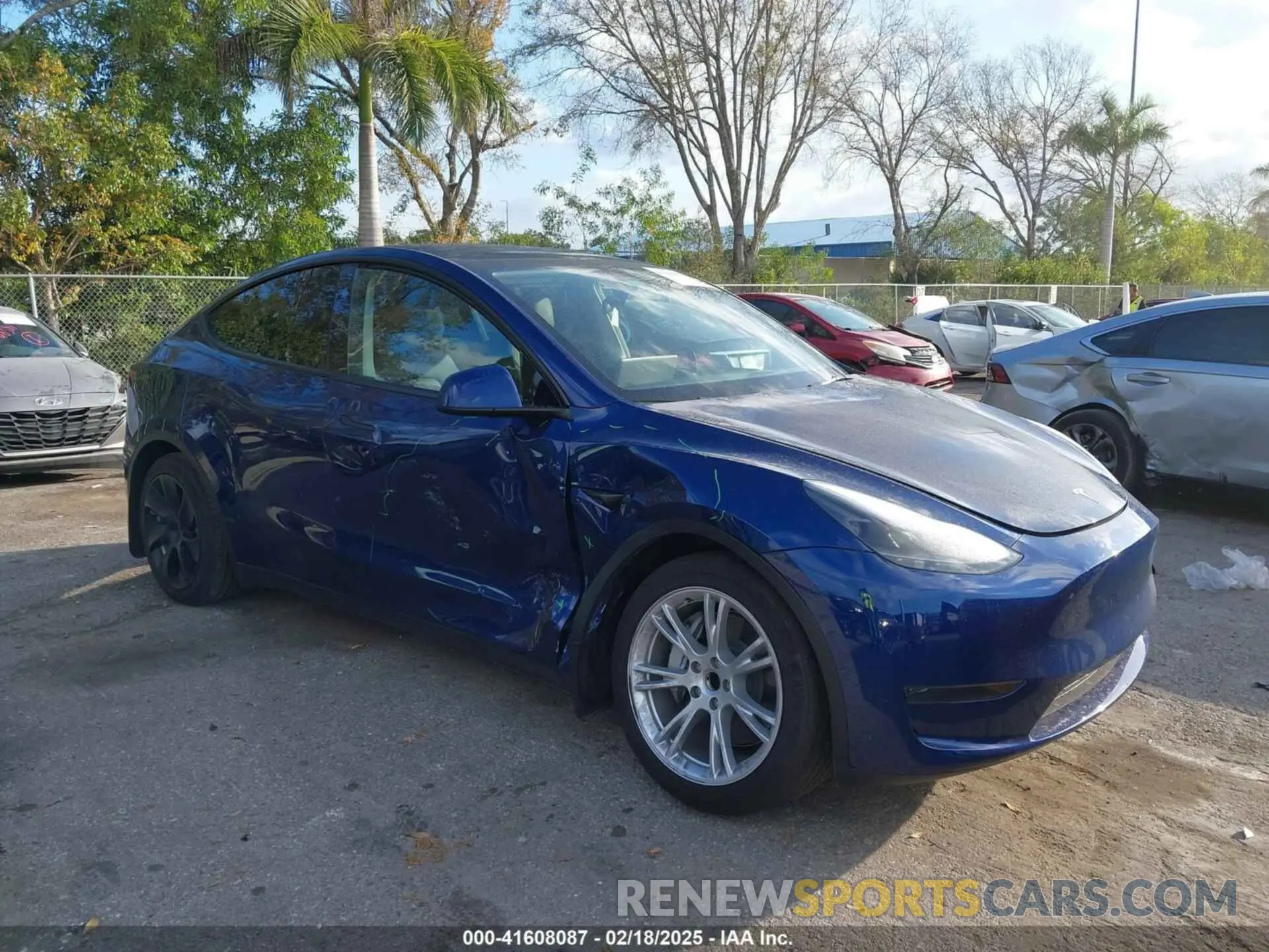 6 Photograph of a damaged car 7SAYGDED5RF015208 TESLA MODEL Y 2024