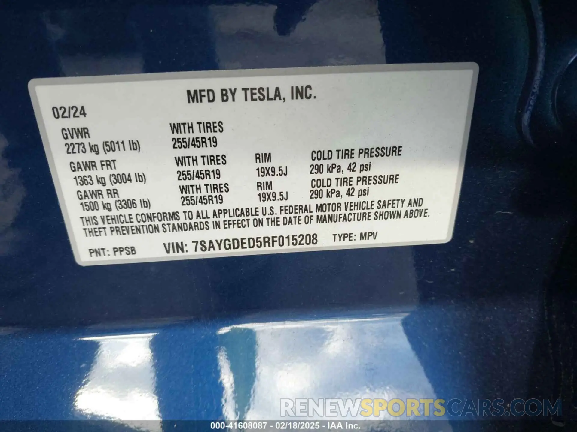 9 Photograph of a damaged car 7SAYGDED5RF015208 TESLA MODEL Y 2024