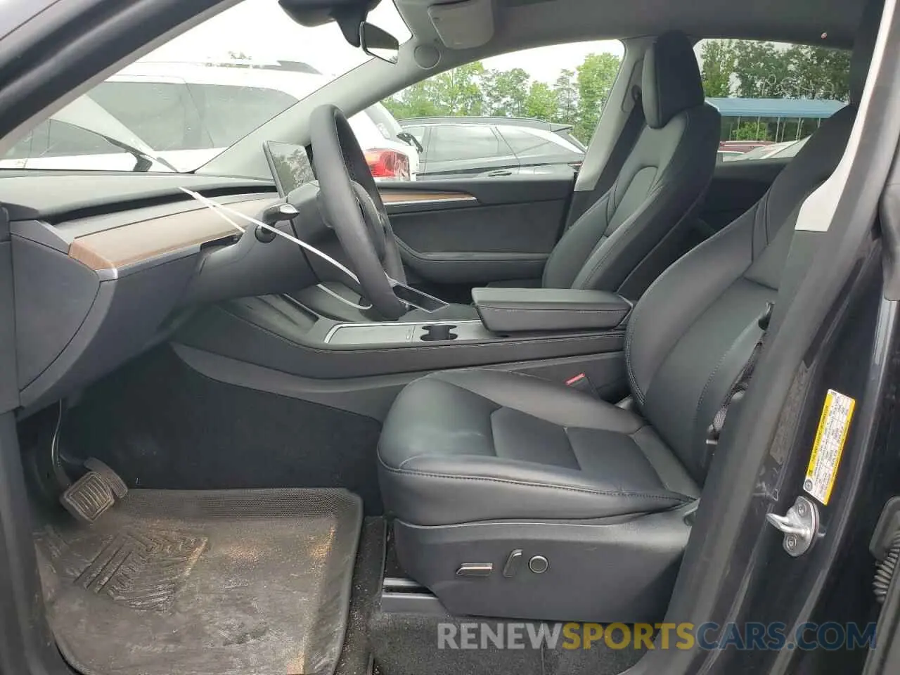 7 Photograph of a damaged car 7SAYGDED5RF018979 TESLA MODEL Y 2024