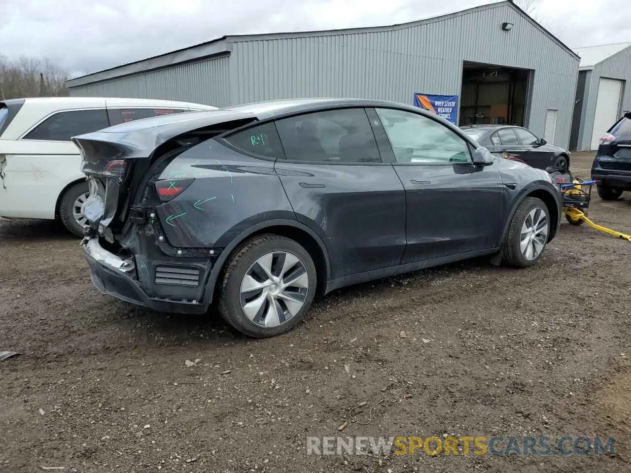 3 Photograph of a damaged car 7SAYGDED5RF027617 TESLA MODEL Y 2024