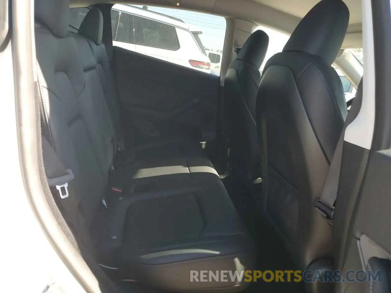 10 Photograph of a damaged car 7SAYGDED5RF044398 TESLA MODEL Y 2024