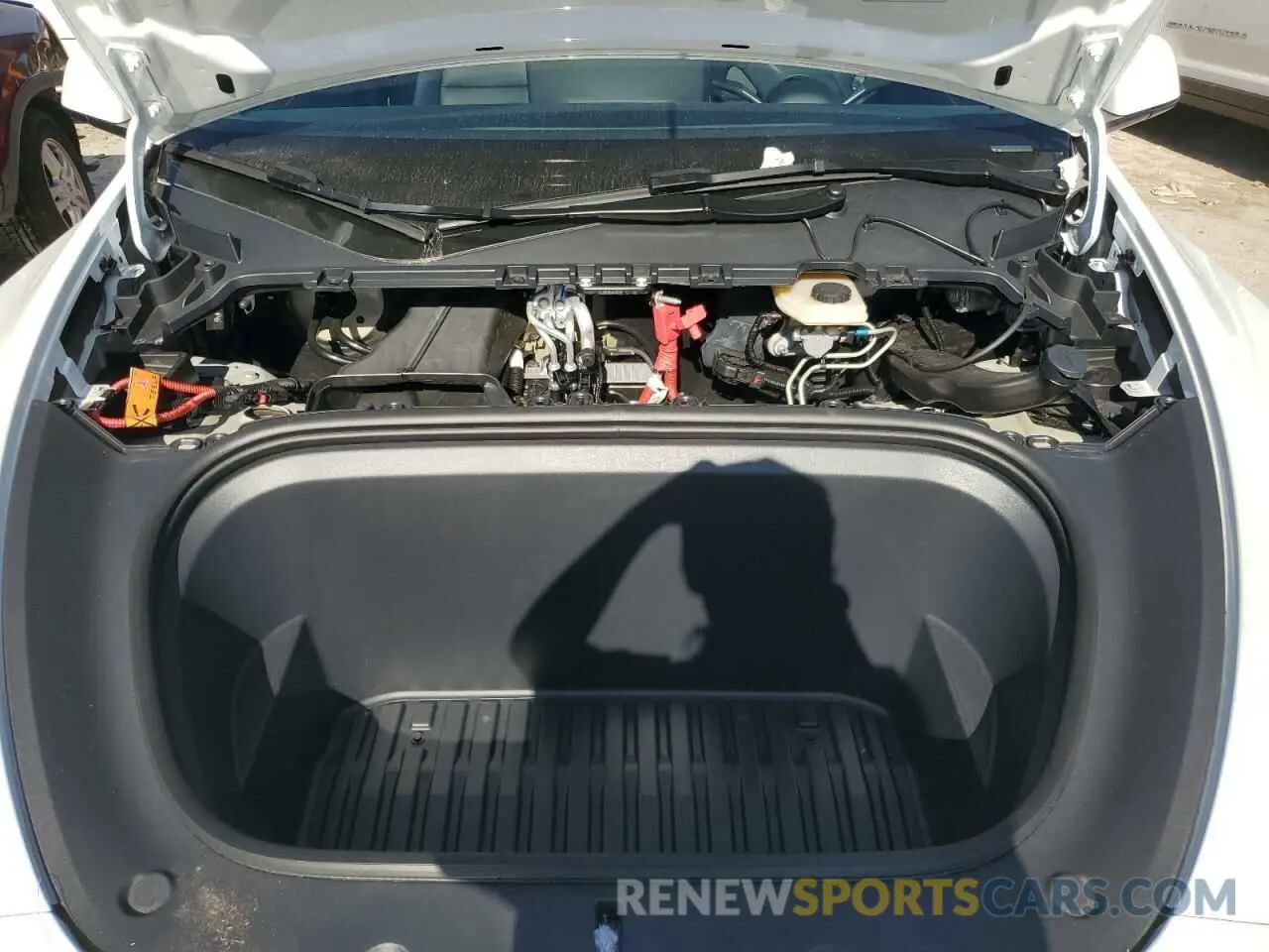 11 Photograph of a damaged car 7SAYGDED5RF044398 TESLA MODEL Y 2024